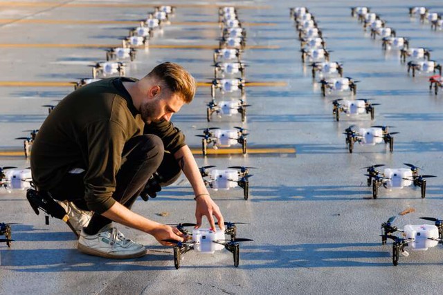 Vì sao những người nhặt drone bị rơi mang về nhà lại không thể sử dụng được?- Ảnh 2.