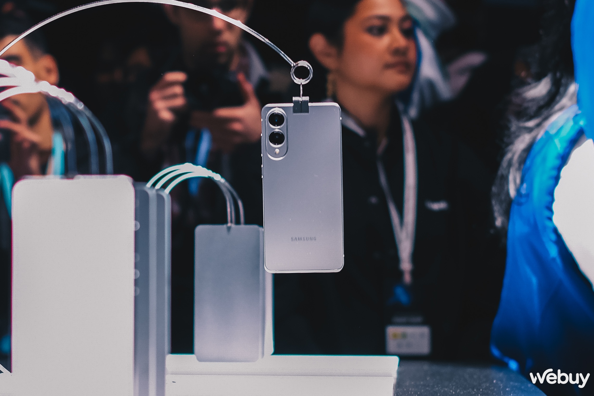 Samsung trình làng Galaxy S25 Edge vào tuần sau, đi trước iPhone 17 Air trong phân khúc siêu mỏng- Ảnh 4. Samsung trình làng Galaxy S25 Edge vào tuần sau, đi trước iPhone 17 Air trong phân khúc siêu mỏng- Ảnh 4.