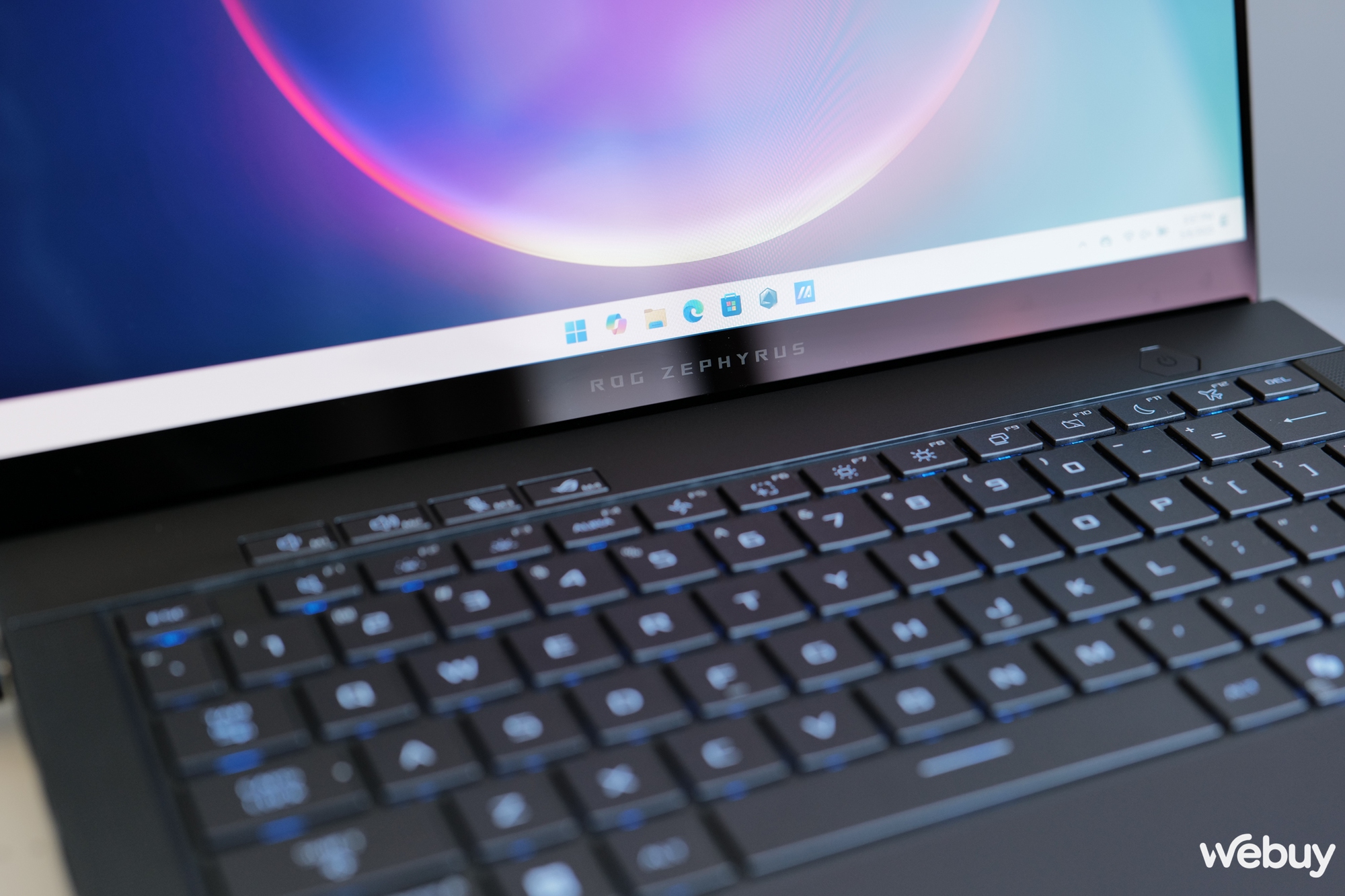 Đánh giá ROG Zephyrus G14 2025: Không ai nghĩ laptop gaming mỏng nhẹ như này lại “giấu hàng nặng” RTX 5080- Ảnh 36. Đánh giá ROG Zephyrus G14 2025: Không ai nghĩ laptop gaming mỏng nhẹ như này lại “giấu hàng nặng” RTX 5080- Ảnh 36.