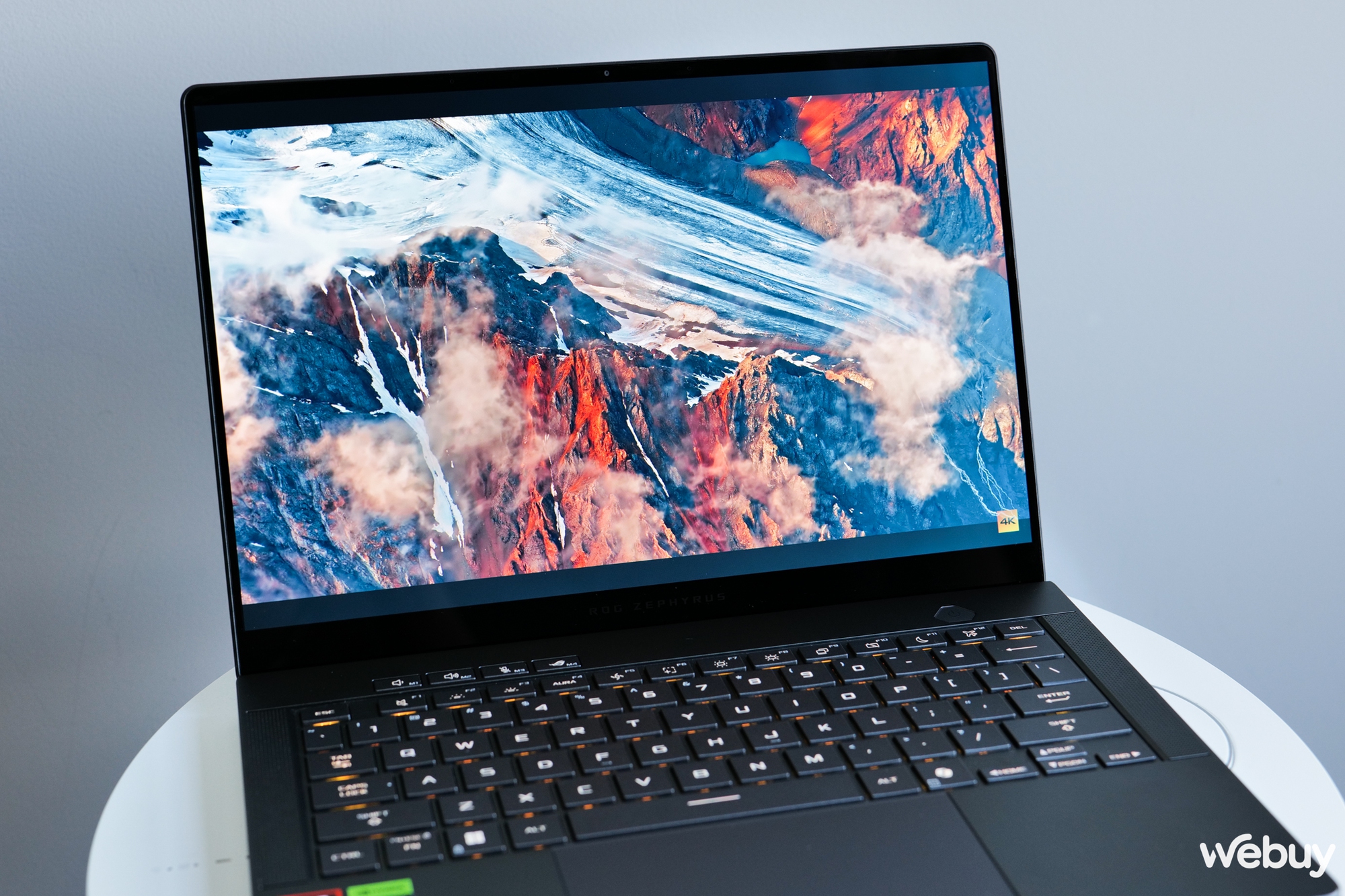 Đánh giá ROG Zephyrus G14 2025: Không ai nghĩ laptop gaming mỏng nhẹ như này lại “giấu hàng nặng” RTX 5080- Ảnh 17. Đánh giá ROG Zephyrus G14 2025: Không ai nghĩ laptop gaming mỏng nhẹ như này lại “giấu hàng nặng” RTX 5080- Ảnh 17.