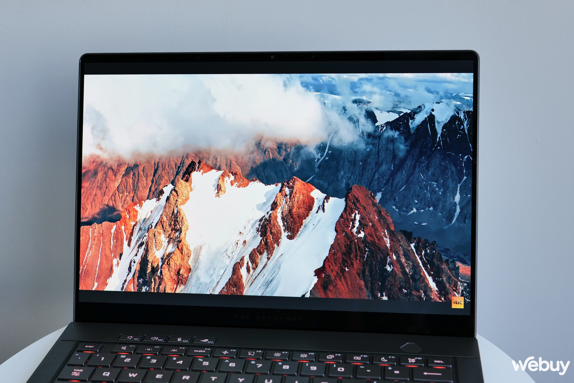 Đánh giá ROG Zephyrus G14 2025: Không ai nghĩ laptop gaming mỏng nhẹ như này lại “giấu hàng nặng” RTX 5080- Ảnh 15. Đánh giá ROG Zephyrus G14 2025: Không ai nghĩ laptop gaming mỏng nhẹ như này lại “giấu hàng nặng” RTX 5080- Ảnh 15.