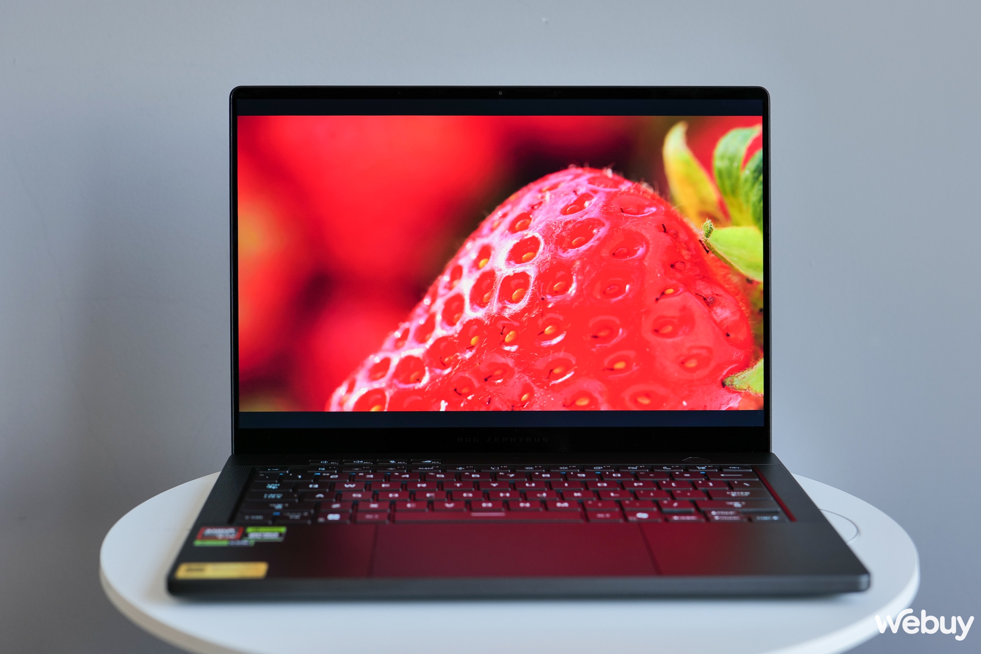 Đánh giá ROG Zephyrus G14 2025: Không ai nghĩ laptop gaming mỏng nhẹ như này lại “giấu hàng nặng” RTX 5080- Ảnh 18. Đánh giá ROG Zephyrus G14 2025: Không ai nghĩ laptop gaming mỏng nhẹ như này lại “giấu hàng nặng” RTX 5080- Ảnh 18.