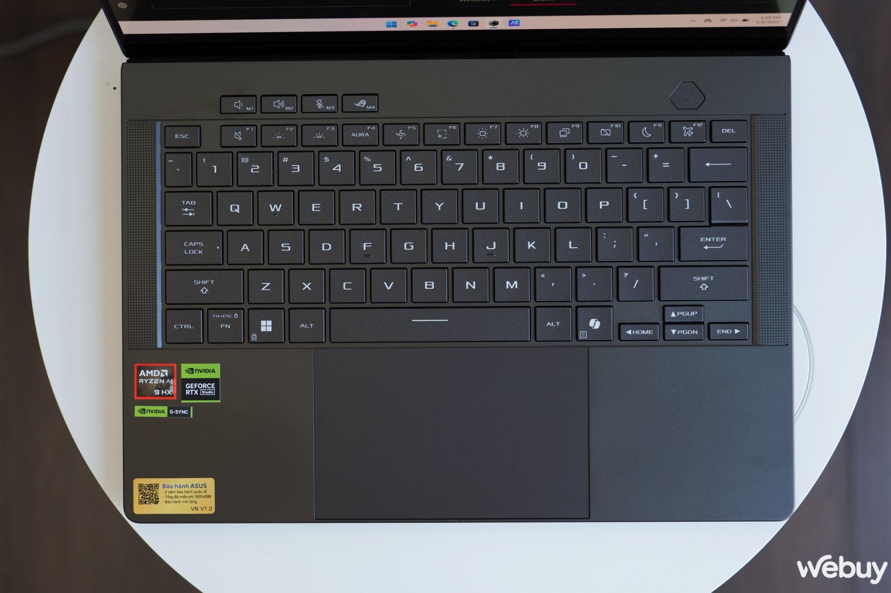 Đánh giá ROG Zephyrus G14 2025: Không ai nghĩ laptop gaming mỏng nhẹ như này lại “giấu hàng nặng” RTX 5080- Ảnh 20. Đánh giá ROG Zephyrus G14 2025: Không ai nghĩ laptop gaming mỏng nhẹ như này lại “giấu hàng nặng” RTX 5080- Ảnh 20.