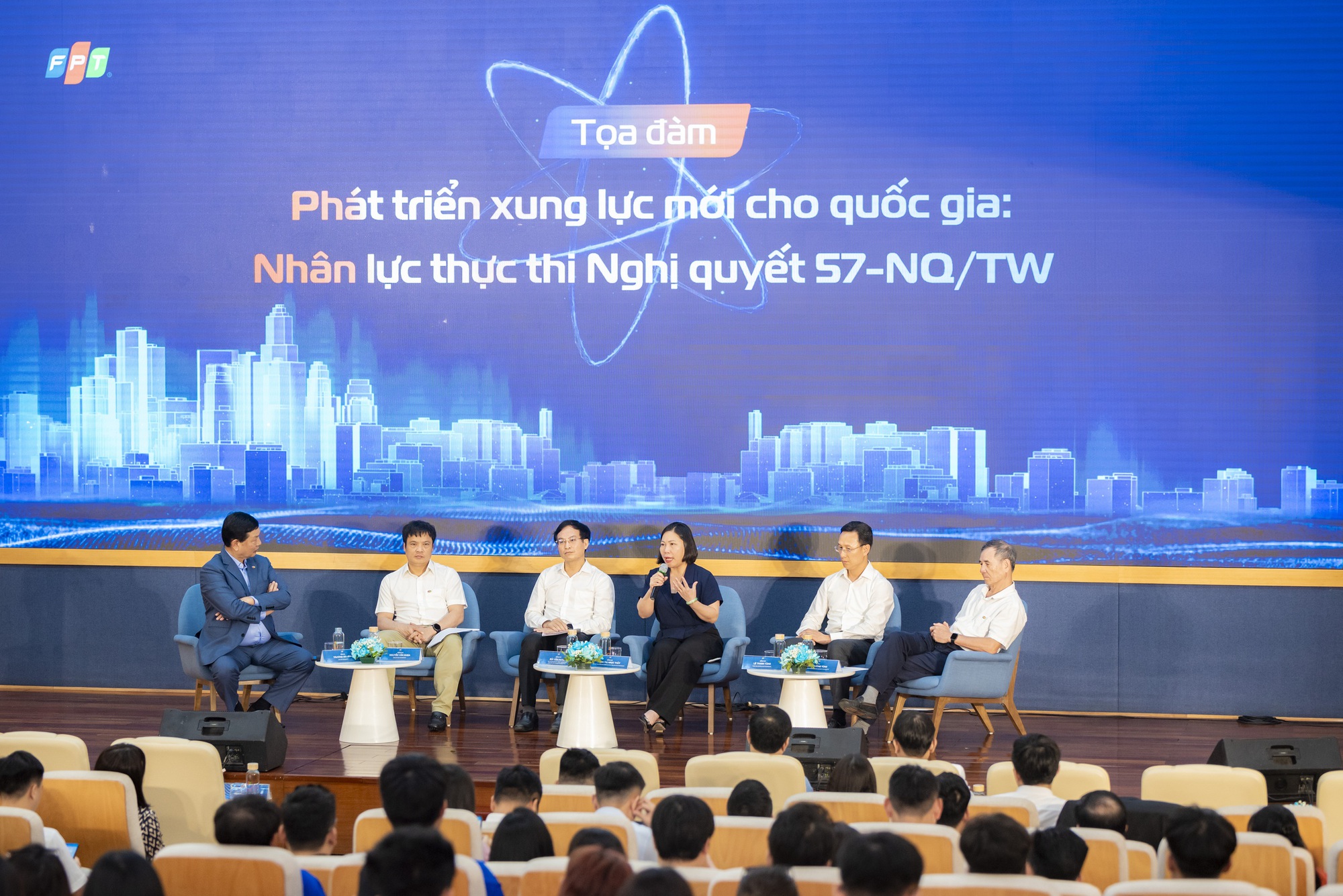 Ra mắt liên minh đại học thúc đẩy nguồn nhân lực chuyển đổi số, hiện thực hóa Nghị quyết 57- Ảnh 1. Ra mắt liên minh đại học thúc đẩy nguồn nhân lực chuyển đổi số, hiện thực hóa Nghị quyết 57- Ảnh 1.