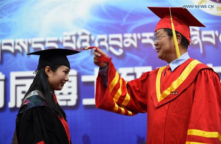 Nước láng giềng tuyển tiến sĩ làm việc tại căng tin đại học, lương 25.000 USD/năm- Ảnh 1.