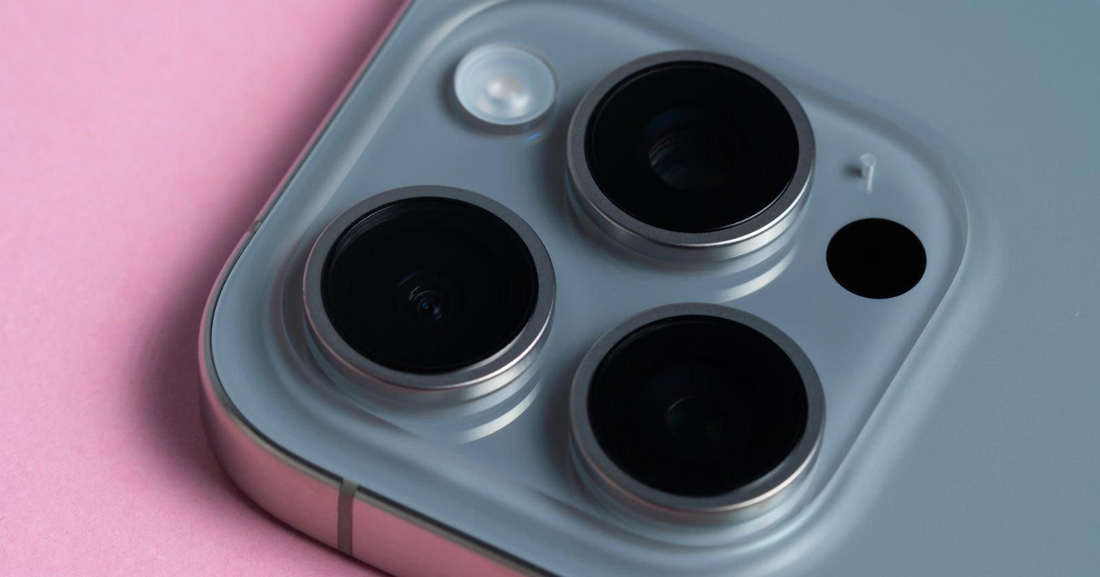 Tính năng cực hay của iOS 26: Nhắc nhở người dùng khi camera của iPhone bị bẩn- Ảnh 1. Tính năng cực hay của iOS 26: Nhắc nhở người dùng khi camera của iPhone bị bẩn- Ảnh 1.