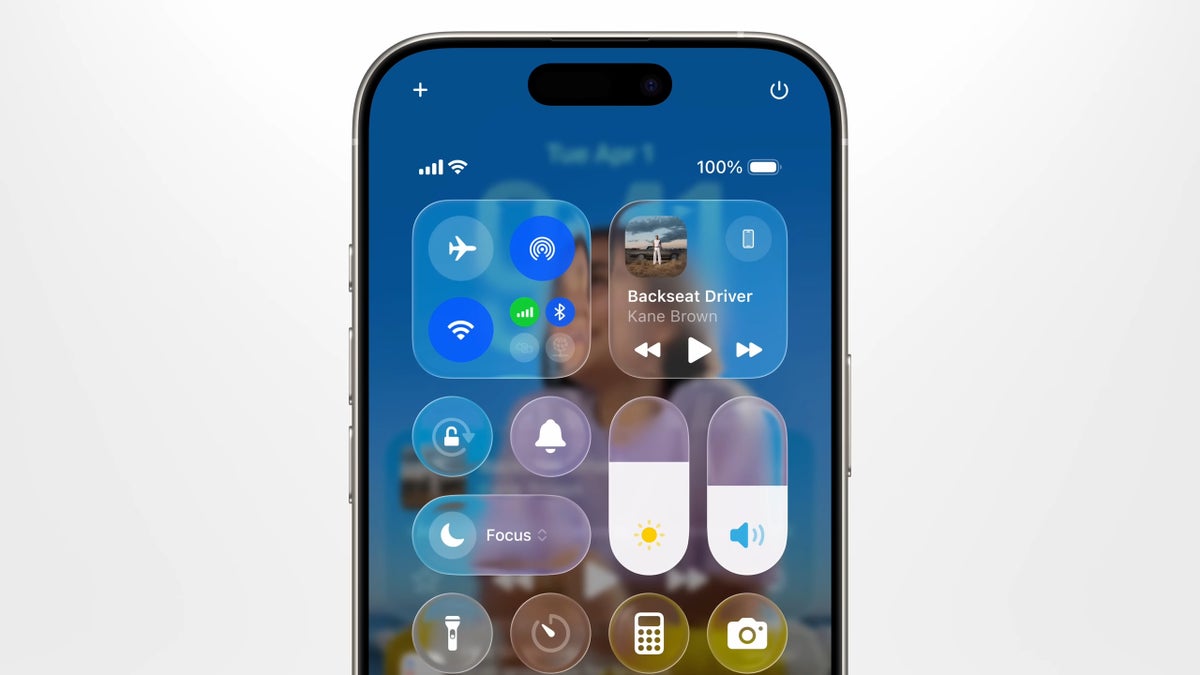 Apple hé lộ lý do sử dụng Liquid Glass cho iOS 26: Bước đi táo bạo hay “canh bạc” đầy rủi ro?- Ảnh 1. Apple hé lộ lý do sử dụng Liquid Glass cho iOS 26: Bước đi táo bạo hay “canh bạc” đầy rủi ro?- Ảnh 1.
