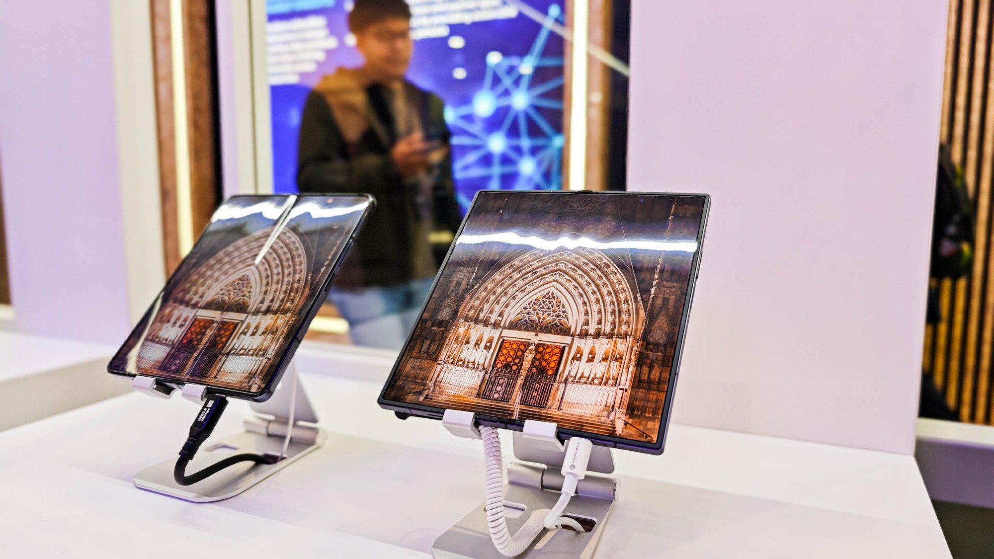 Tại sao đáng để chờ đợi Galaxy Z Fold7: Điện thoại gập mỏng nhất thế giới với phần cứng mạnh mẽ- Ảnh 1. Tại sao đáng để chờ đợi Galaxy Z Fold7: Điện thoại gập mỏng nhất thế giới với phần cứng mạnh mẽ- Ảnh 1.