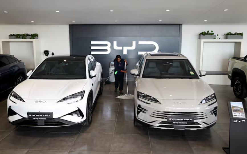 'Mắt thần' giá 0 đồng của Trung Quốc: Thứ đang hủy hoại giấc mơ giúp Tesla thu 1.000 tỷ USD không phải nhờ xe điện của Elon Musk- Ảnh 2. 'Mắt thần' giá 0 đồng của Trung Quốc: Thứ đang hủy hoại giấc mơ giúp Tesla thu 1.000 tỷ USD không phải nhờ xe điện của Elon Musk- Ảnh 2.