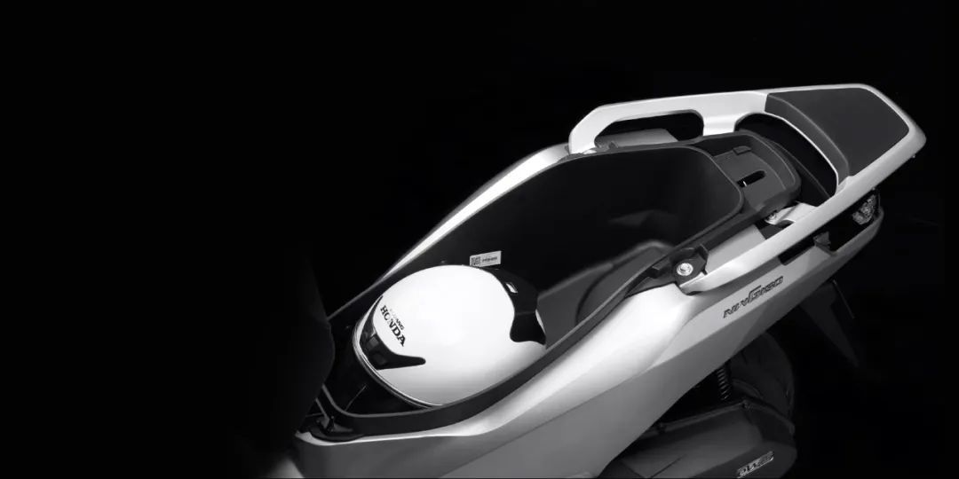 Honda sắp ra mắt xe tay ga thể thao mới: Mạnh mẽ, tiện nghi và đậm chất công nghệ- Ảnh 3. Honda sắp ra mắt xe tay ga thể thao mới: Mạnh mẽ, tiện nghi và đậm chất công nghệ- Ảnh 3.