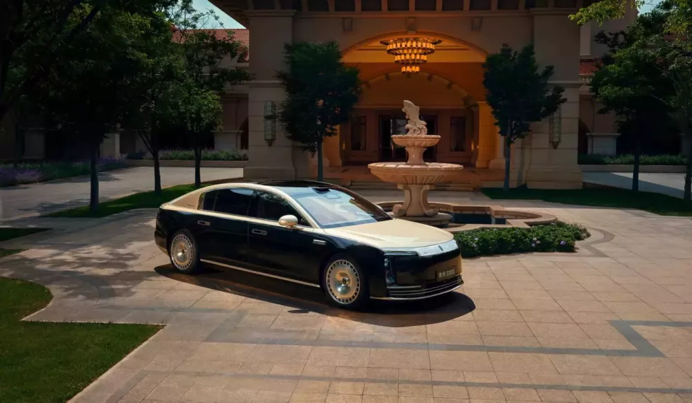"Tiểu Rolls-Royce giá rẻ" khiến người mua Trung Quốc tới tấp đặt hàng- Ảnh 1. "Tiểu Rolls-Royce giá rẻ" khiến người mua Trung Quốc tới tấp đặt hàng- Ảnh 1.