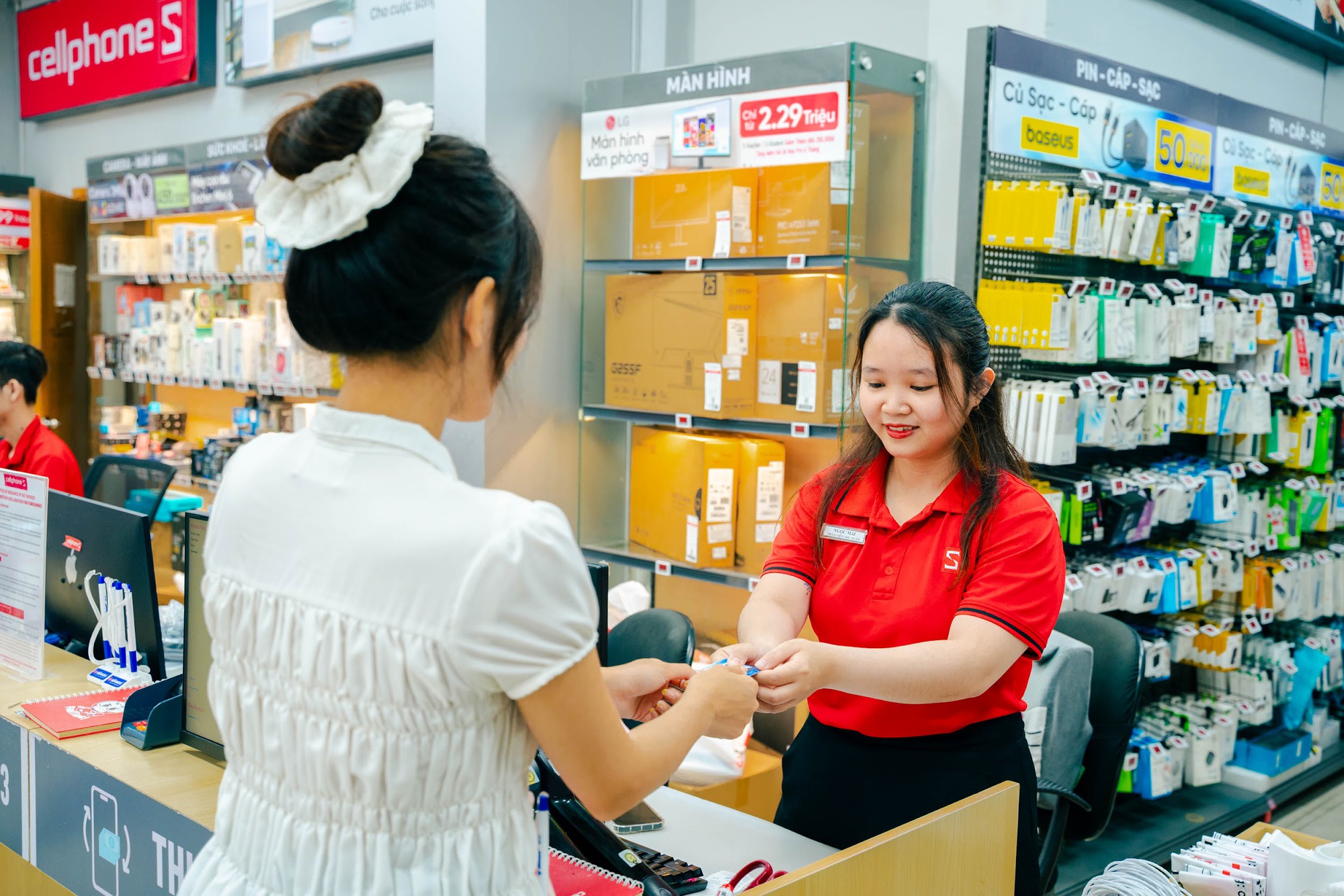 CellphoneS giảm 10%, đổi điểm nhận quà cùng nhiều ưu đãi trong chương trình Tựu Trường Lên Cấp- Ảnh 3. CellphoneS giảm 10%, đổi điểm nhận quà cùng nhiều ưu đãi trong chương trình Tựu Trường Lên Cấp- Ảnh 3.