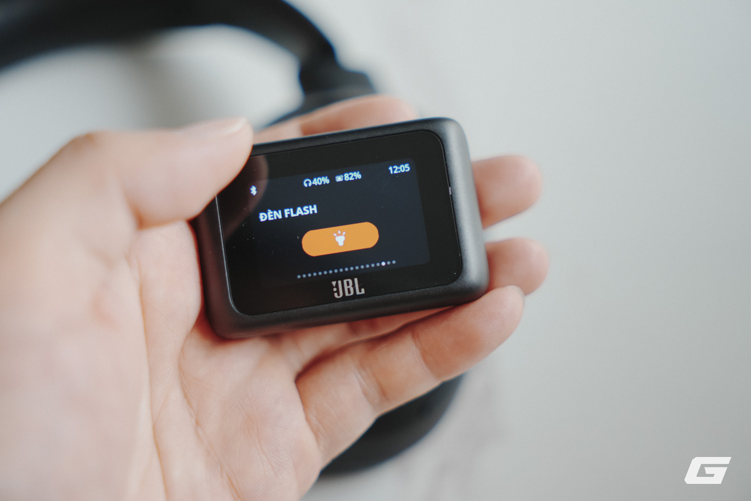 Trải nghiệm JBL Tour One M3 Smart Tx: Chống ồn ấn tượng, đeo “sướng” tai, pin bền lại có thêm phụ kiện kết nối kèm màn hình cảm ứng rất hay- Ảnh 28. Trải nghiệm JBL Tour One M3 Smart Tx: Chống ồn ấn tượng, đeo “sướng” tai, pin bền lại có thêm phụ kiện kết nối kèm màn hình cảm ứng rất hay- Ảnh 28.