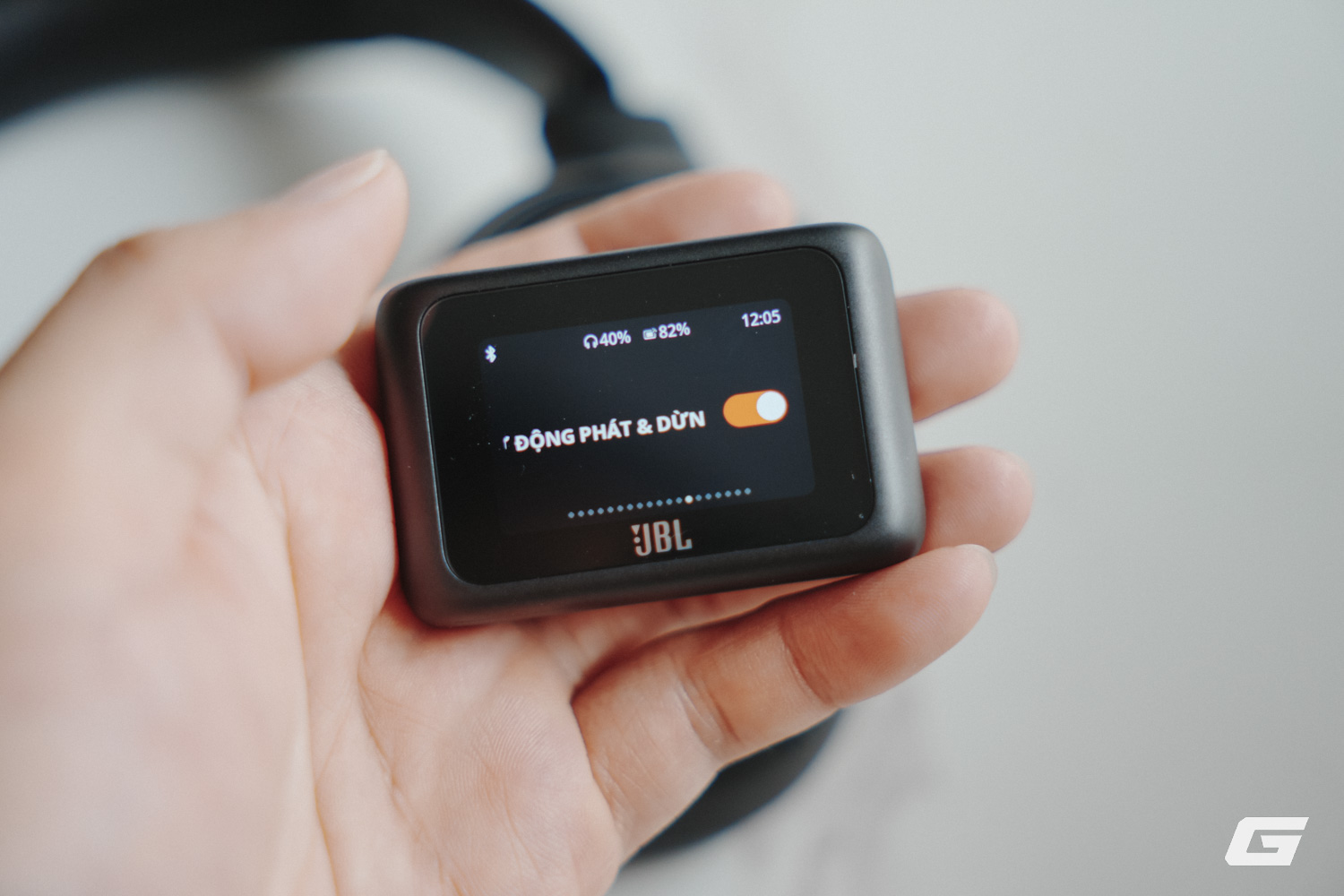 Trải nghiệm JBL Tour One M3 Smart Tx: Chống ồn ấn tượng, đeo “sướng” tai, pin bền lại có thêm phụ kiện kết nối kèm màn hình cảm ứng rất hay- Ảnh 27. Trải nghiệm JBL Tour One M3 Smart Tx: Chống ồn ấn tượng, đeo “sướng” tai, pin bền lại có thêm phụ kiện kết nối kèm màn hình cảm ứng rất hay- Ảnh 27.
