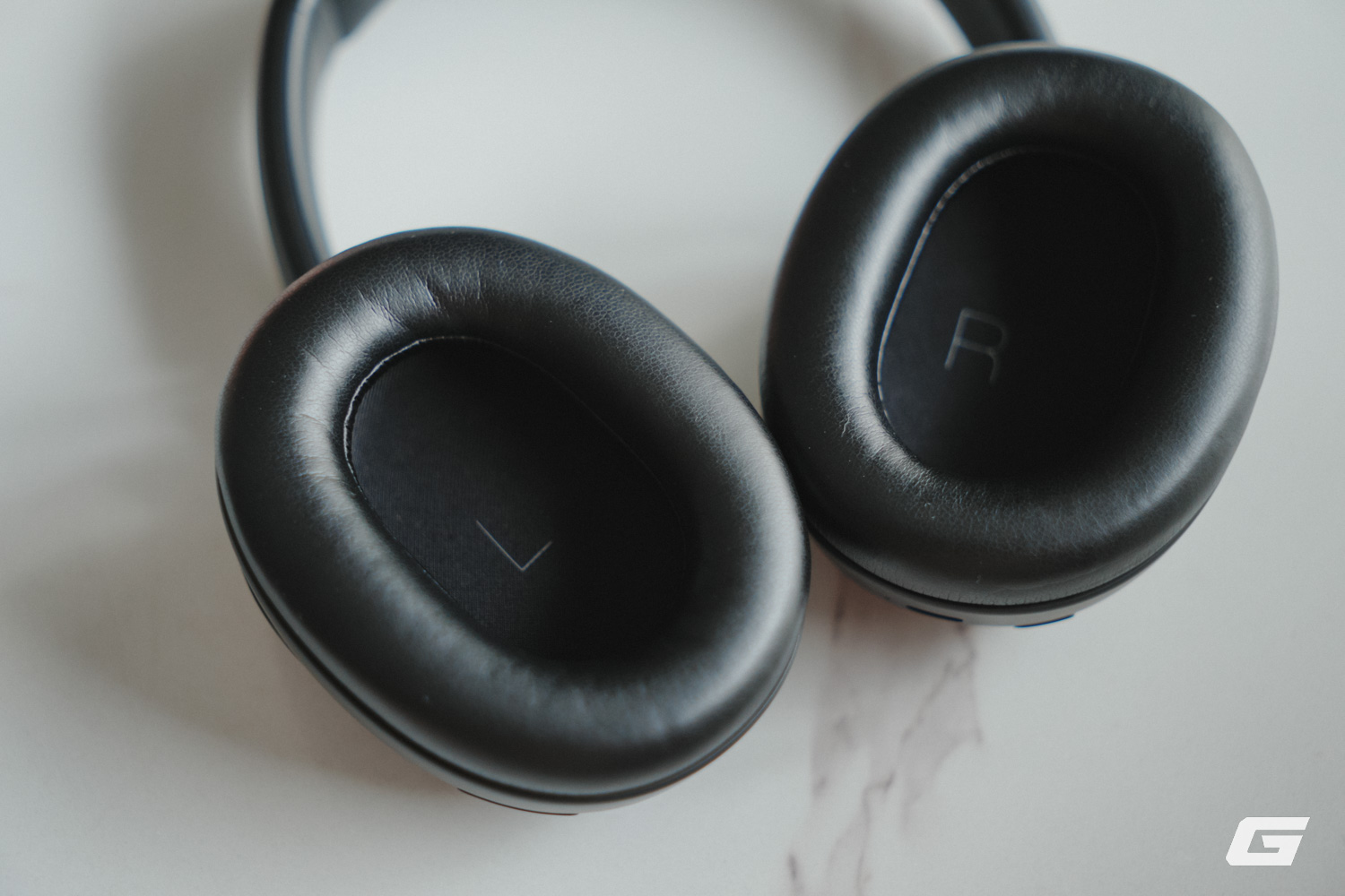 Trải nghiệm JBL Tour One M3 Smart Tx: Chống ồn ấn tượng, đeo “sướng” tai, pin bền lại có thêm phụ kiện kết nối kèm màn hình cảm ứng rất hay- Ảnh 3. Trải nghiệm JBL Tour One M3 Smart Tx: Chống ồn ấn tượng, đeo “sướng” tai, pin bền lại có thêm phụ kiện kết nối kèm màn hình cảm ứng rất hay- Ảnh 3.