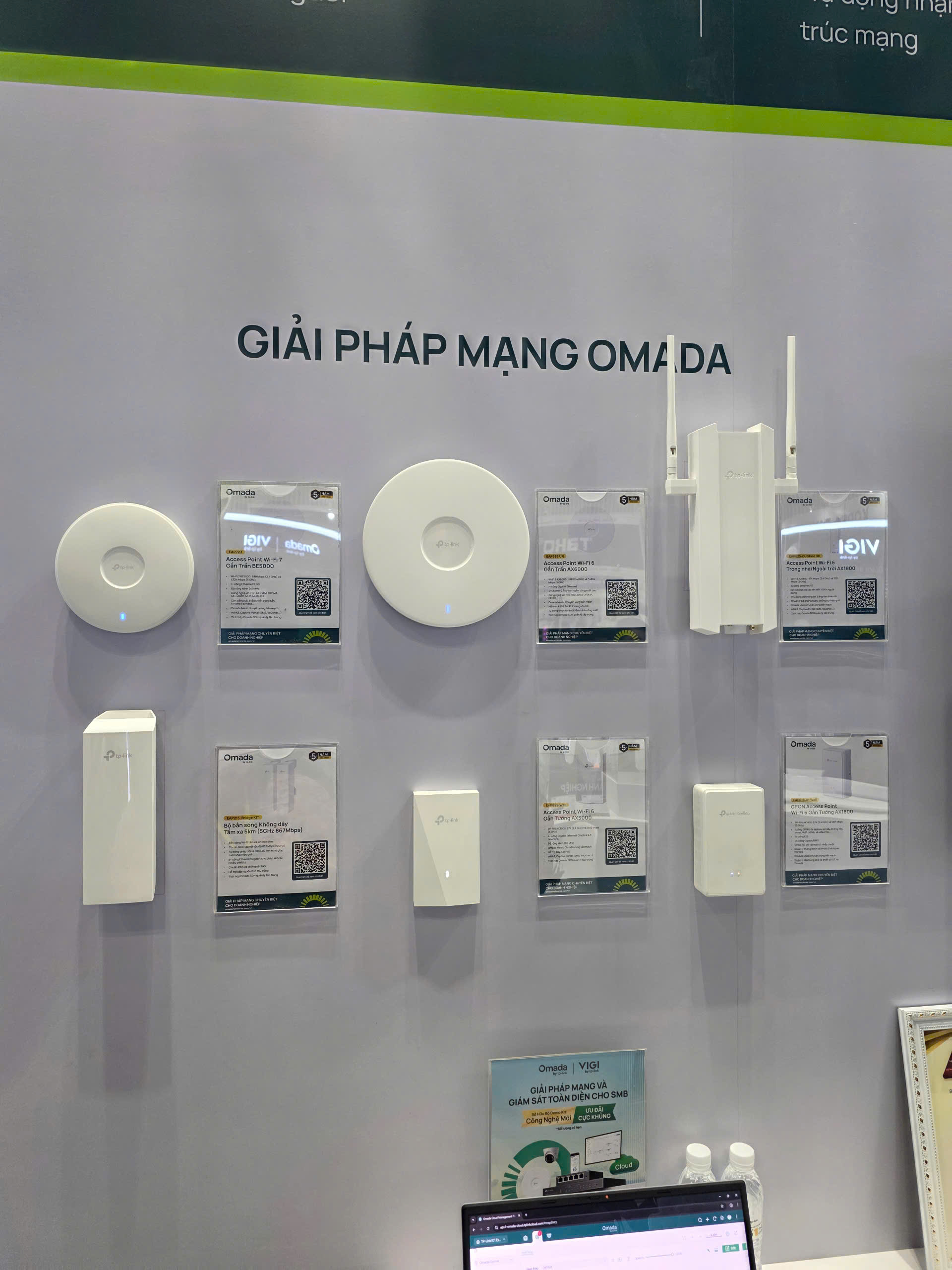 TP-Link trình diễn loạt thiết bị chuẩn Wi-Fi 7, đặc biệt có loại còn chống nước IP68- Ảnh 11. TP-Link trình diễn loạt thiết bị chuẩn Wi-Fi 7, đặc biệt có loại còn chống nước IP68- Ảnh 11.