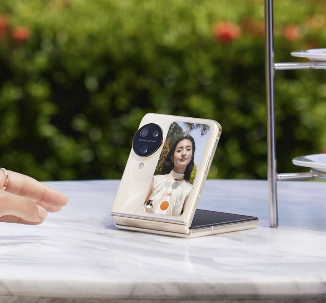 Ngày xưa các hãng Android đua nhau bán điện thoại chuyên selfie: Từ camera kép, chống rung OIS, thêm flash, xoay lật đủ cả- Ảnh 9. Ngày xưa các hãng Android đua nhau bán điện thoại chuyên selfie: Từ camera kép, chống rung OIS, thêm flash, xoay lật đủ cả- Ảnh 9.