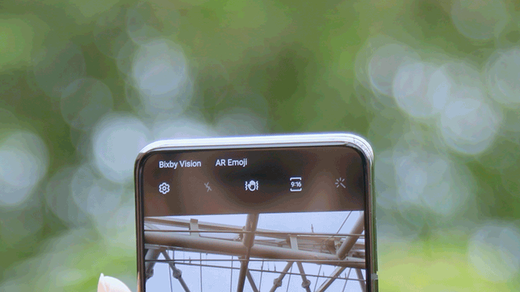 Ngày xưa các hãng Android đua nhau bán điện thoại chuyên selfie: Từ camera kép, chống rung OIS, thêm flash, xoay lật đủ cả- Ảnh 7. Ngày xưa các hãng Android đua nhau bán điện thoại chuyên selfie: Từ camera kép, chống rung OIS, thêm flash, xoay lật đủ cả- Ảnh 7.