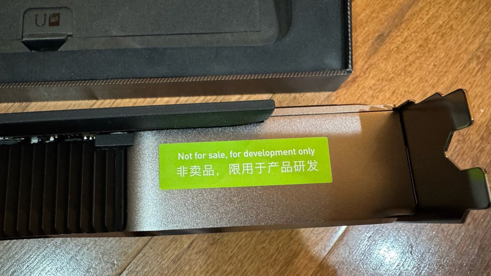 Chiếc RTX 3080 Ti lỗi thời này có gì đặc biệt mà vừa được bán với giá... hơn 50 triệu đồng?- Ảnh 3. Chiếc RTX 3080 Ti lỗi thời này có gì đặc biệt mà vừa được bán với giá... hơn 50 triệu đồng?- Ảnh 3.