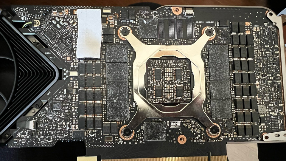 Chiếc RTX 3080 Ti lỗi thời này có gì đặc biệt mà vừa được bán với giá... hơn 50 triệu đồng?- Ảnh 2. Chiếc RTX 3080 Ti lỗi thời này có gì đặc biệt mà vừa được bán với giá... hơn 50 triệu đồng?- Ảnh 2.
