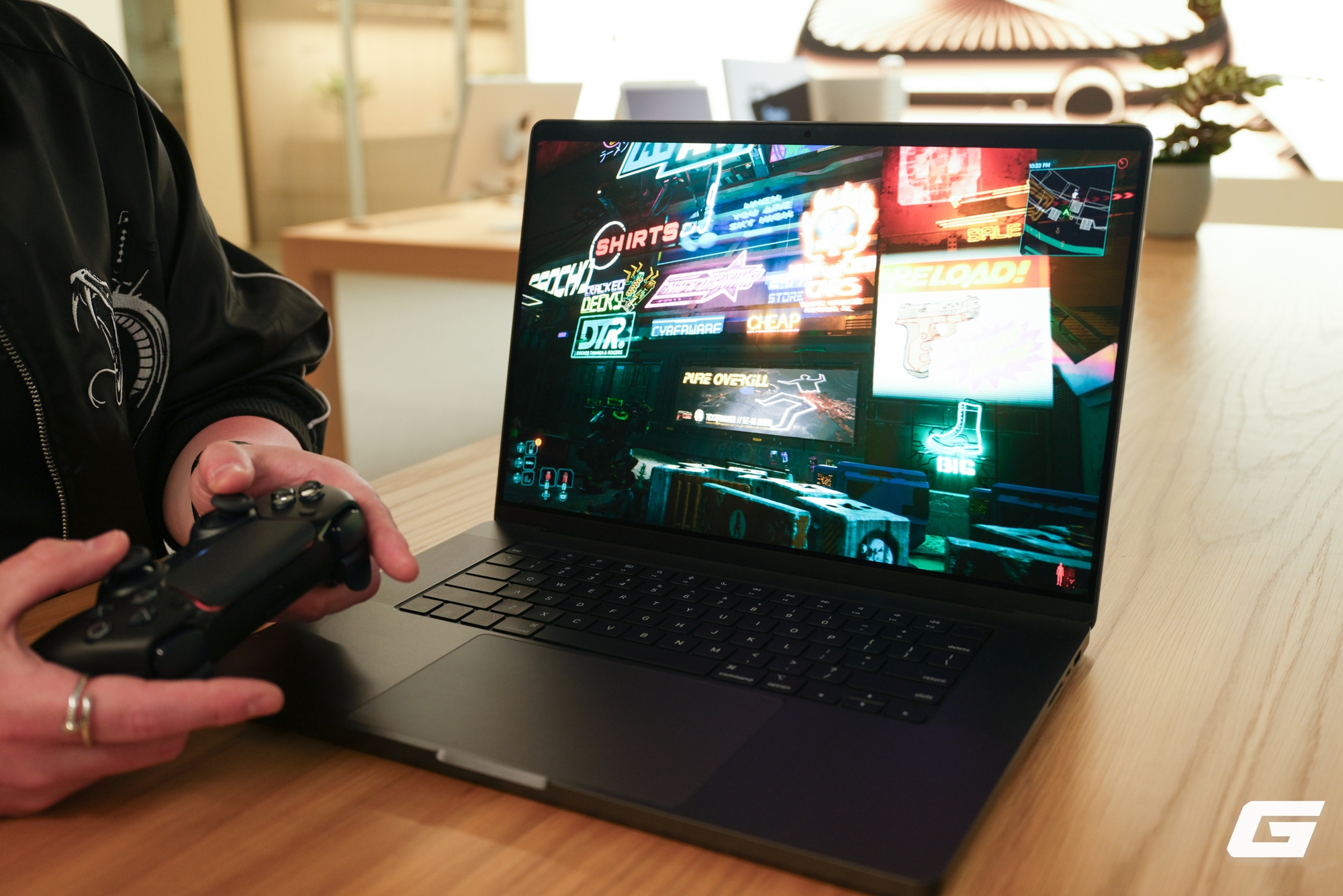 Tôi đã bất ngờ khi tận mắt thấy MacBook chạy Cyberpunk 2077 Ultra Settings với hơn 120FPS- Ảnh 6. Tôi đã bất ngờ khi tận mắt thấy MacBook chạy Cyberpunk 2077 Ultra Settings với hơn 120FPS- Ảnh 6.