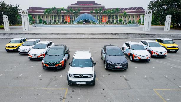 Khách Việt “vỡ òa” với ưu đãi xe điện VinFast: “Không mua, tiếc hùi hụi”- Ảnh 2. Khách Việt “vỡ òa” với ưu đãi xe điện VinFast: “Không mua, tiếc hùi hụi”- Ảnh 2.