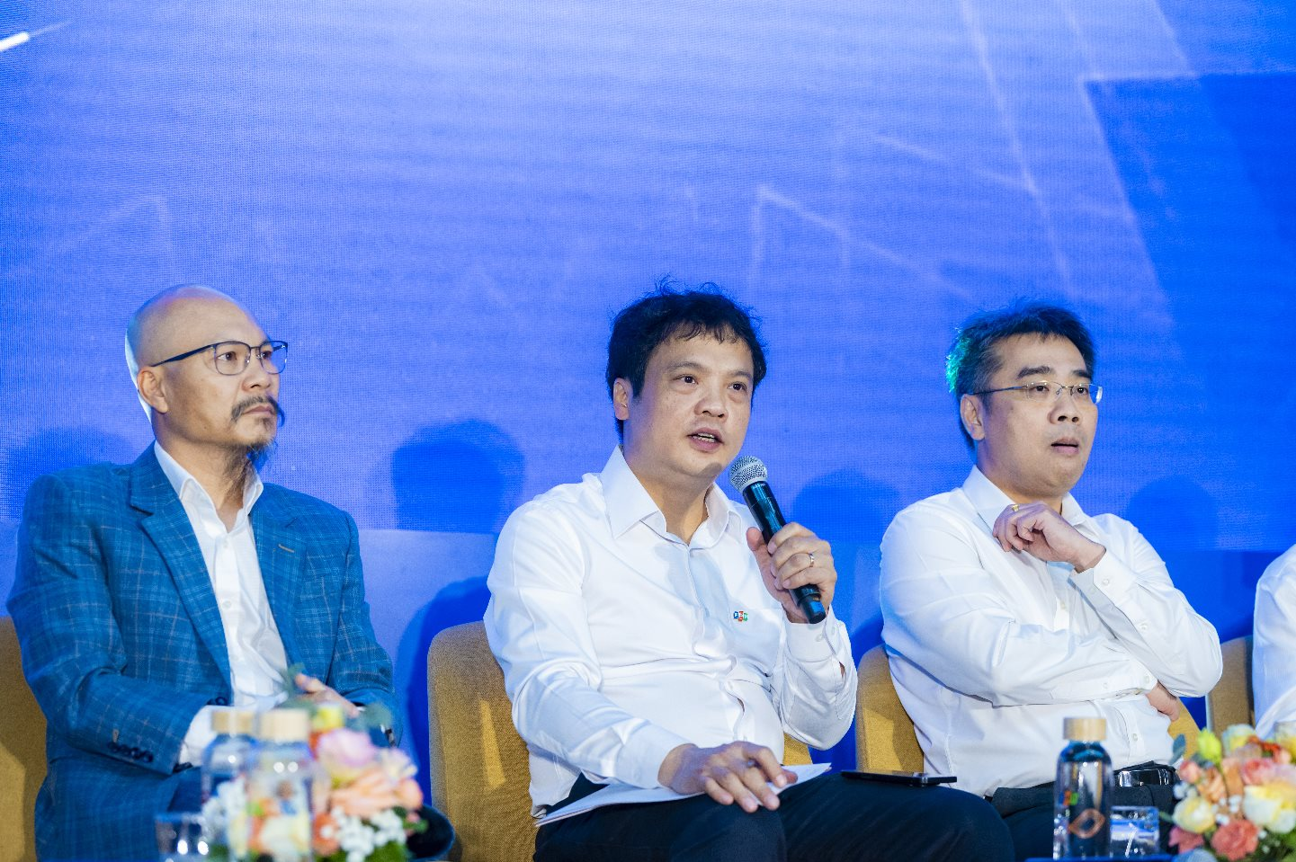 CEO FPT: FPT cam kết mở toàn bộ nền tảng công nghệ lõi, từ LLM đến Cloud AI- Ảnh 1. CEO FPT: FPT cam kết mở toàn bộ nền tảng công nghệ lõi, từ LLM đến Cloud AI- Ảnh 1.