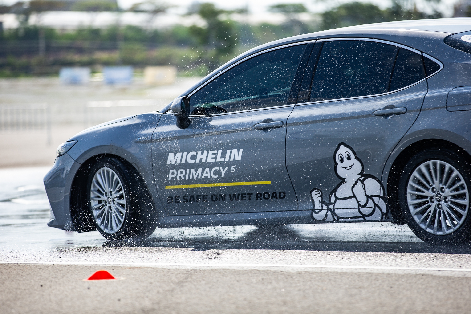 Nhiều cao tốc nối dài, SUV, xe điện, hybrid bùng nổ - Thời điểm 'vàng' để dòng lốp Michelin này ghi điểm với người Việt- Ảnh 5. Nhiều cao tốc nối dài, SUV, xe điện, hybrid bùng nổ - Thời điểm 'vàng' để dòng lốp Michelin này ghi điểm với người Việt- Ảnh 5.