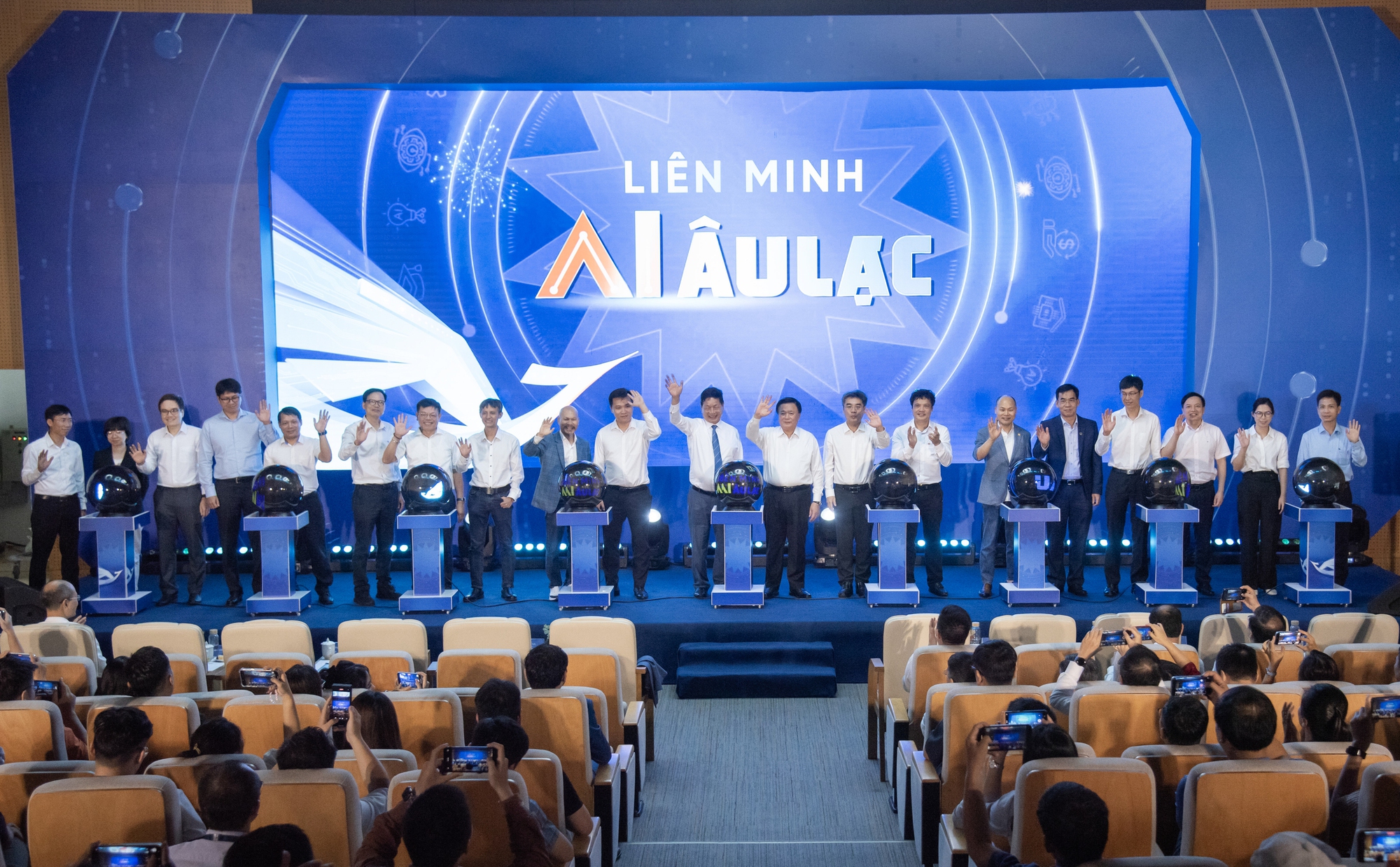Liên minh AI Âu Lạc chính thức thành lập: Hơn 20 đơn vị đầu ngành chung sức kiến tạo hệ sinh thái AI Việt- Ảnh 1. Liên minh AI Âu Lạc chính thức thành lập: Hơn 20 đơn vị đầu ngành chung sức kiến tạo hệ sinh thái AI Việt- Ảnh 1.