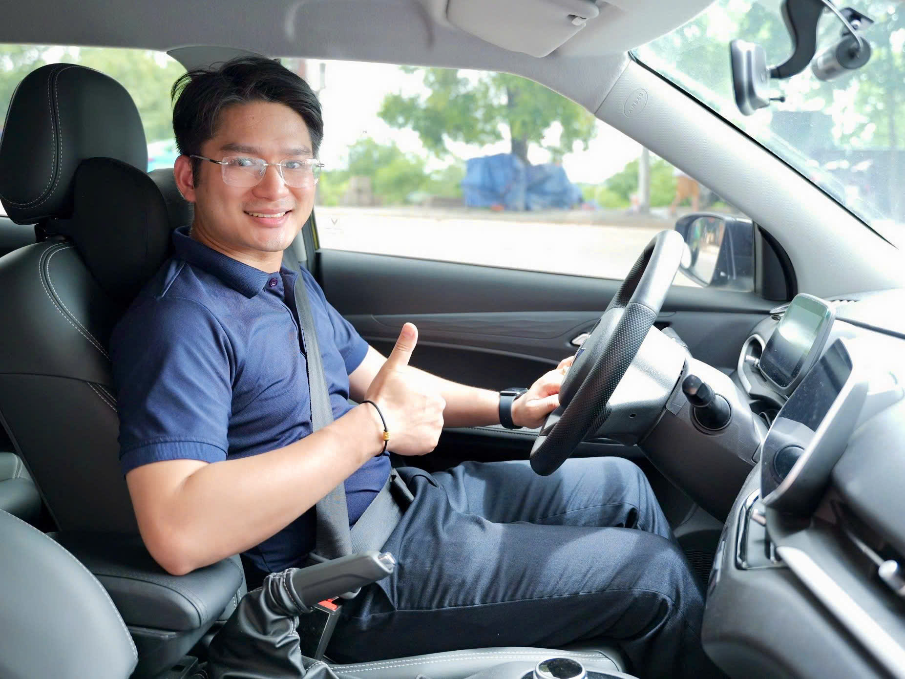 Lắp trụ sạc tại nhà, chủ xe chia sẻ: ‘Tốn chưa đến 15 triệu đồng và 2 ngày làm việc có thể thu được 1,2 triệu đồng/tháng’- Ảnh 6. Lắp trụ sạc tại nhà, chủ xe chia sẻ: ‘Tốn chưa đến 15 triệu đồng và 2 ngày làm việc có thể thu được 1,2 triệu đồng/tháng’- Ảnh 6.