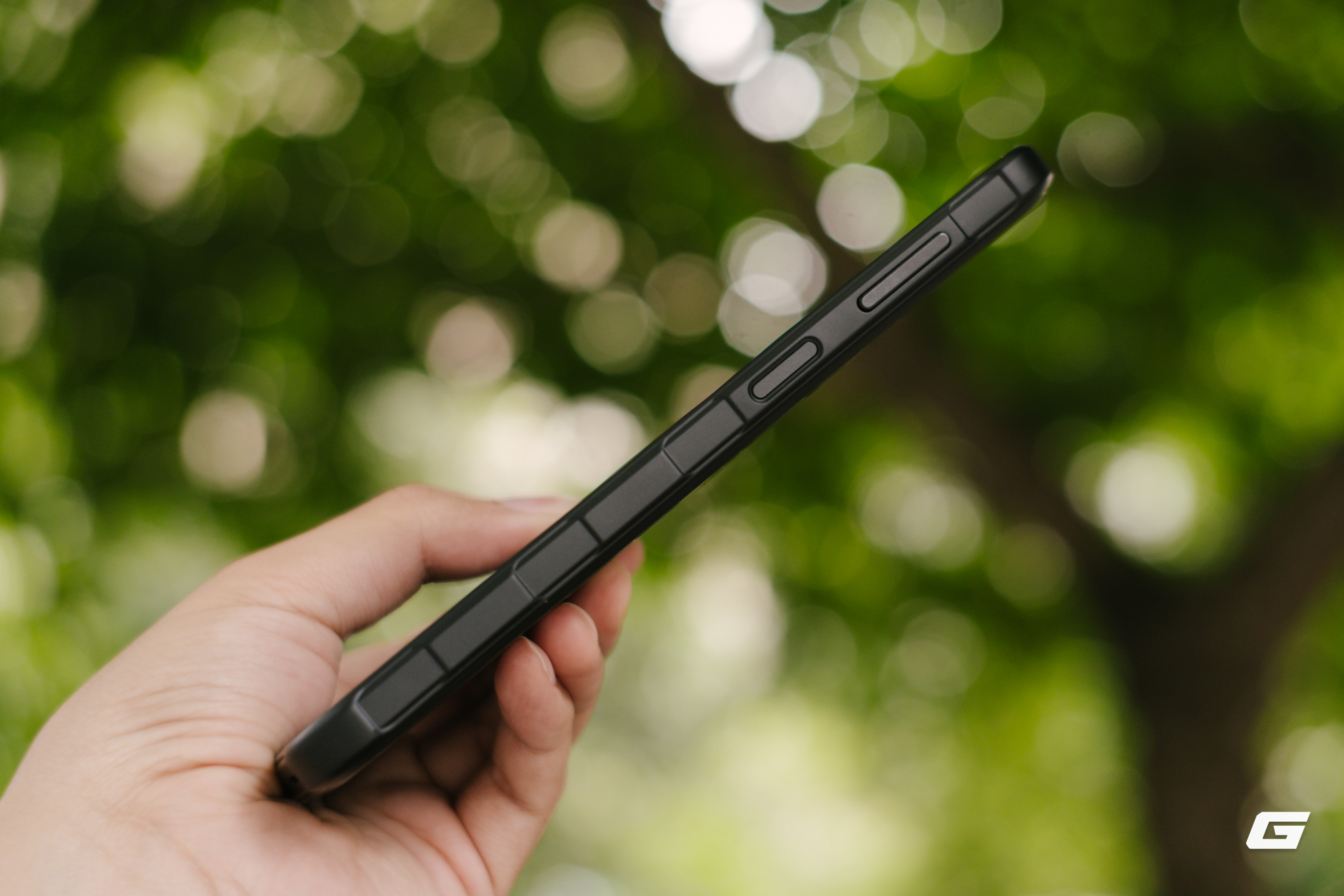 Tôi dùng thử smartphone siêu bền của Samsung: Drop-test trên sàn bê tông, ngâm nước đá,... điện thoại của bạn có làm được?- Ảnh 7. Tôi dùng thử smartphone siêu bền của Samsung: Drop-test trên sàn bê tông, ngâm nước đá,... điện thoại của bạn có làm được?- Ảnh 7.