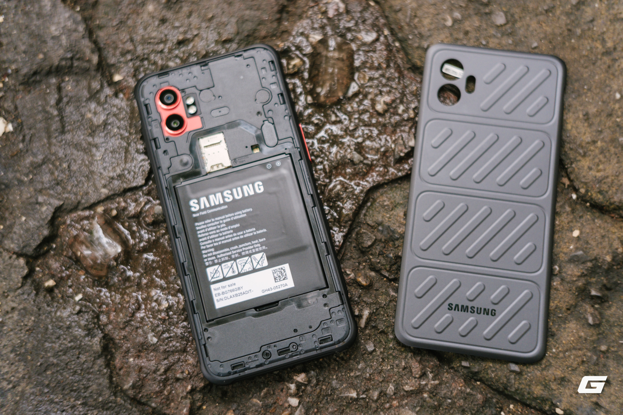 Tôi dùng thử smartphone siêu bền của Samsung: Drop-test trên sàn bê tông, ngâm nước đá,... điện thoại của bạn có làm được?- Ảnh 15. Tôi dùng thử smartphone siêu bền của Samsung: Drop-test trên sàn bê tông, ngâm nước đá,... điện thoại của bạn có làm được?- Ảnh 15.