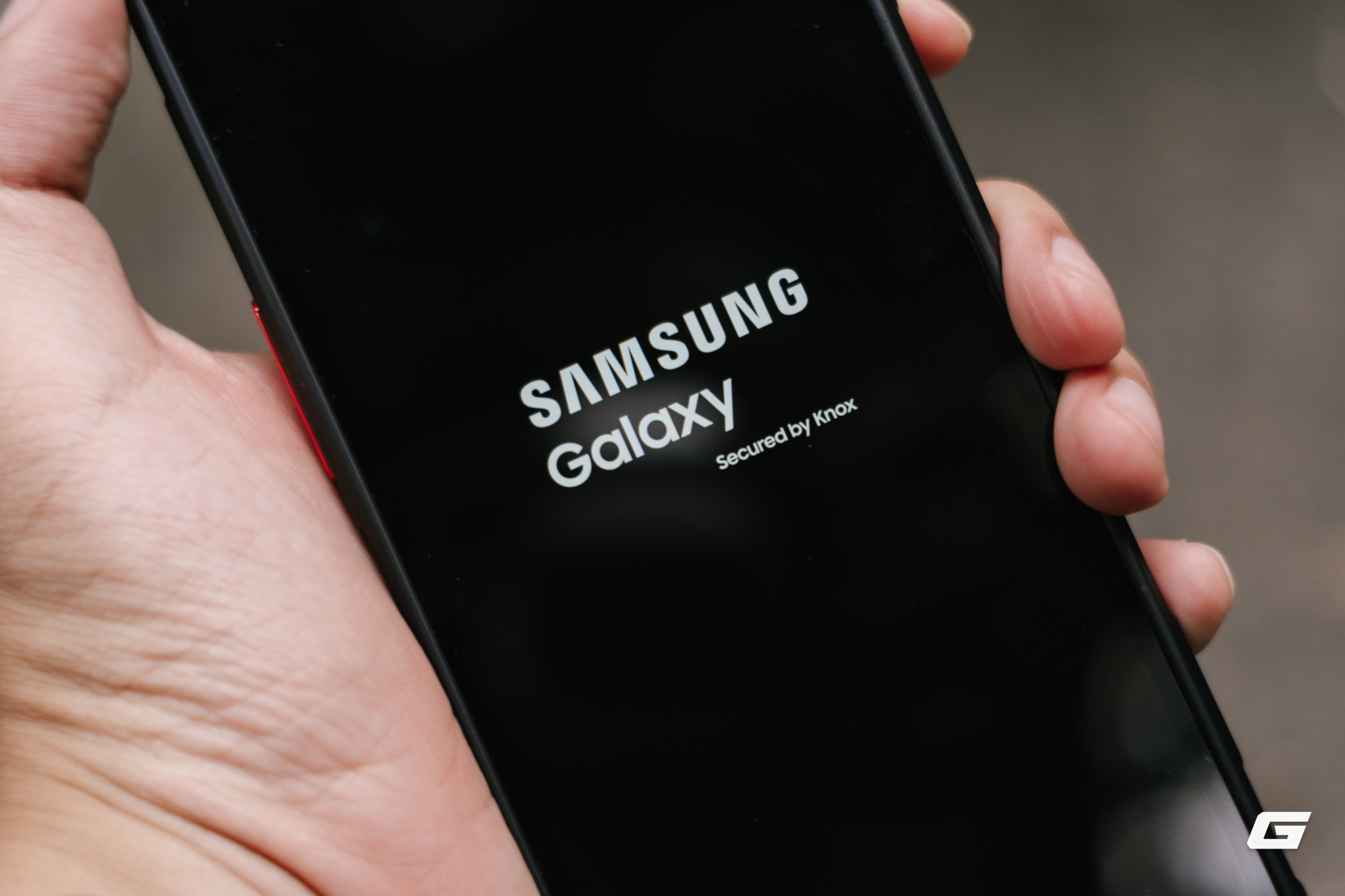 Tôi dùng thử smartphone siêu bền của Samsung: Drop-test trên sàn bê tông, ngâm nước đá,... điện thoại của bạn có làm được?- Ảnh 24. Tôi dùng thử smartphone siêu bền của Samsung: Drop-test trên sàn bê tông, ngâm nước đá,... điện thoại của bạn có làm được?- Ảnh 24.
