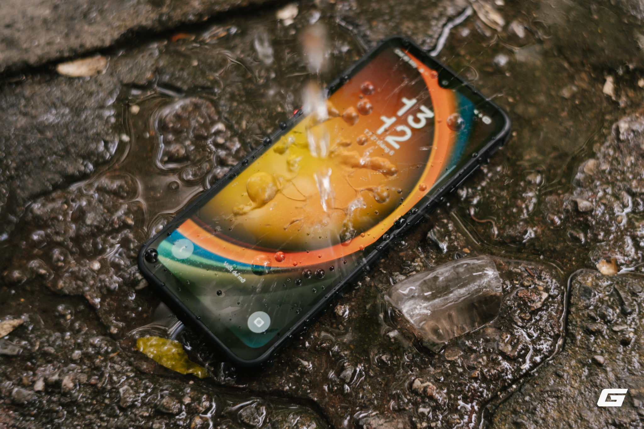 Tôi dùng thử smartphone siêu bền của Samsung: Drop-test trên sàn bê tông, ngâm nước đá,... điện thoại của bạn có làm được?- Ảnh 30. Tôi dùng thử smartphone siêu bền của Samsung: Drop-test trên sàn bê tông, ngâm nước đá,... điện thoại của bạn có làm được?- Ảnh 30.