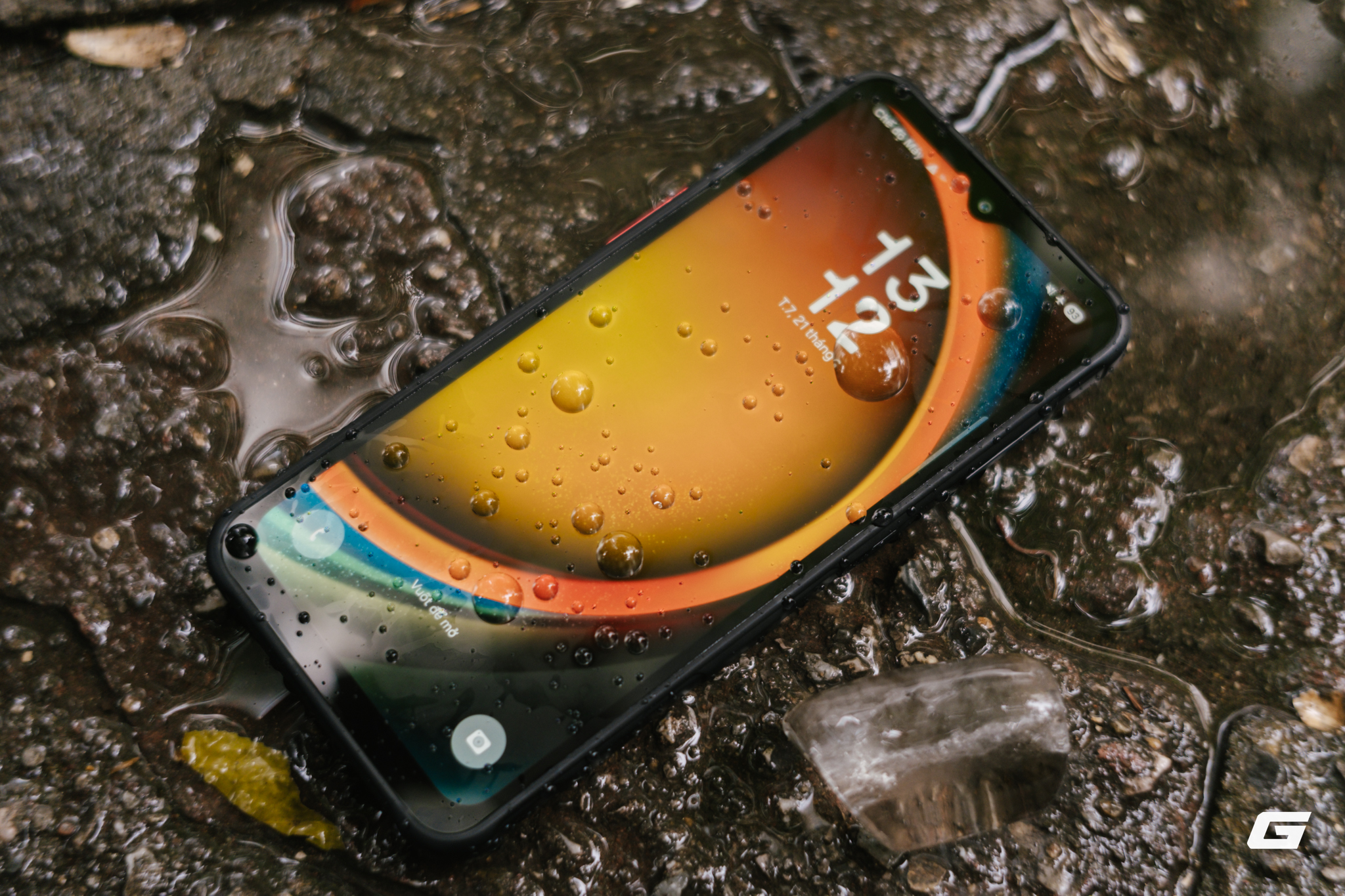 Tôi dùng thử smartphone siêu bền của Samsung: Drop-test trên sàn bê tông, ngâm nước đá,... điện thoại của bạn có làm được?- Ảnh 11. Tôi dùng thử smartphone siêu bền của Samsung: Drop-test trên sàn bê tông, ngâm nước đá,... điện thoại của bạn có làm được?- Ảnh 11.