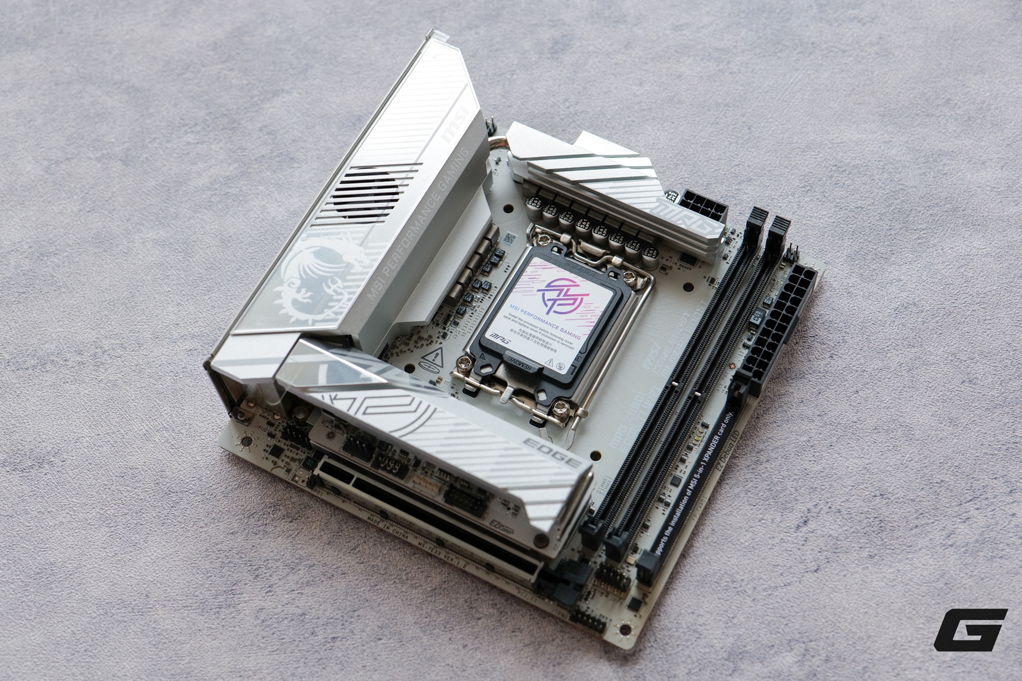 Mở hộp MSI MPG Z890I EDGE TI WIFI: Tông trắng cho những cấu hình nhỏ nhắn- Ảnh 6. Mở hộp MSI MPG Z890I EDGE TI WIFI: Tông trắng cho những cấu hình nhỏ nhắn- Ảnh 6.