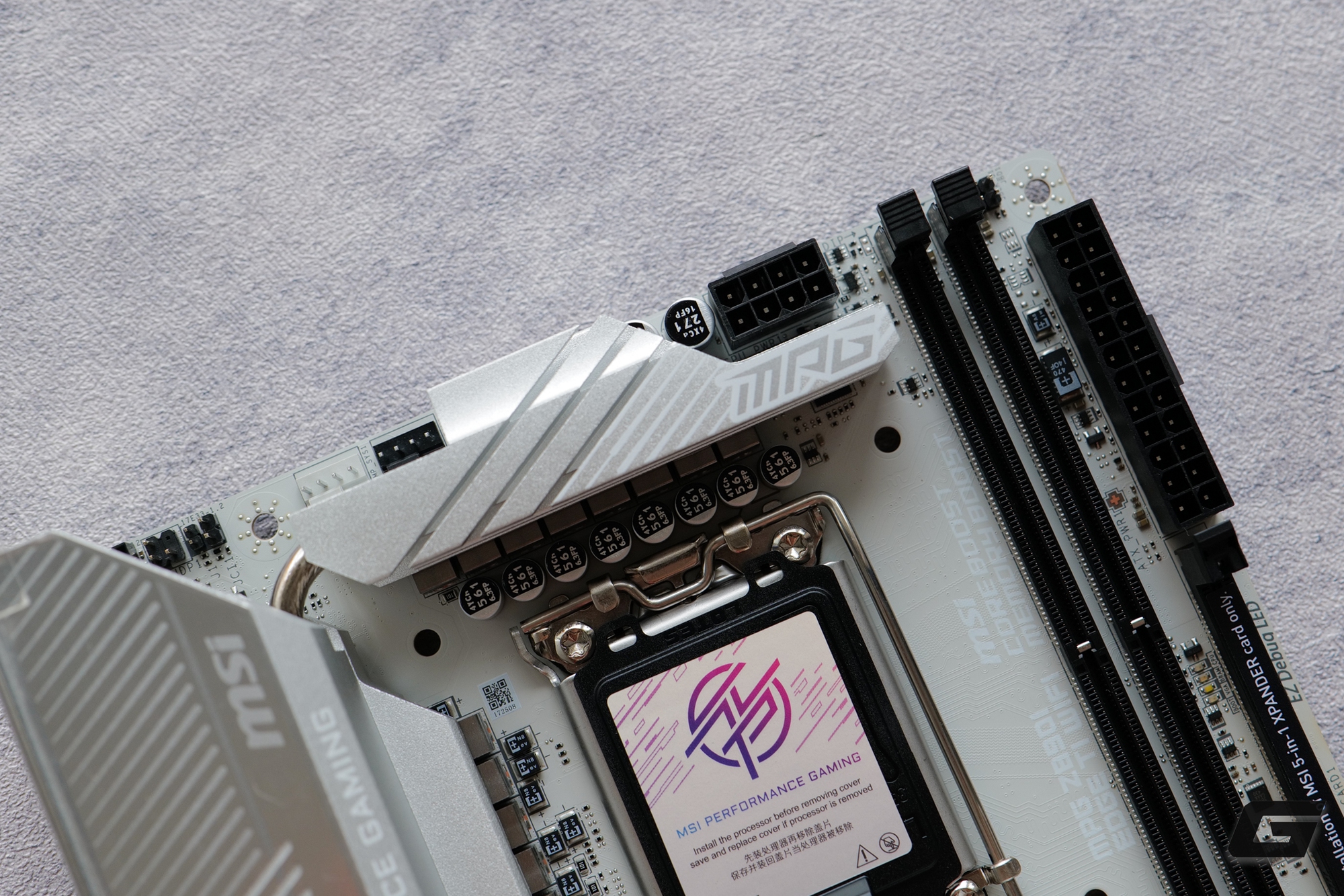 Mở hộp MSI MPG Z890I EDGE TI WIFI: Tông trắng cho những cấu hình nhỏ nhắn- Ảnh 8. Mở hộp MSI MPG Z890I EDGE TI WIFI: Tông trắng cho những cấu hình nhỏ nhắn- Ảnh 8.