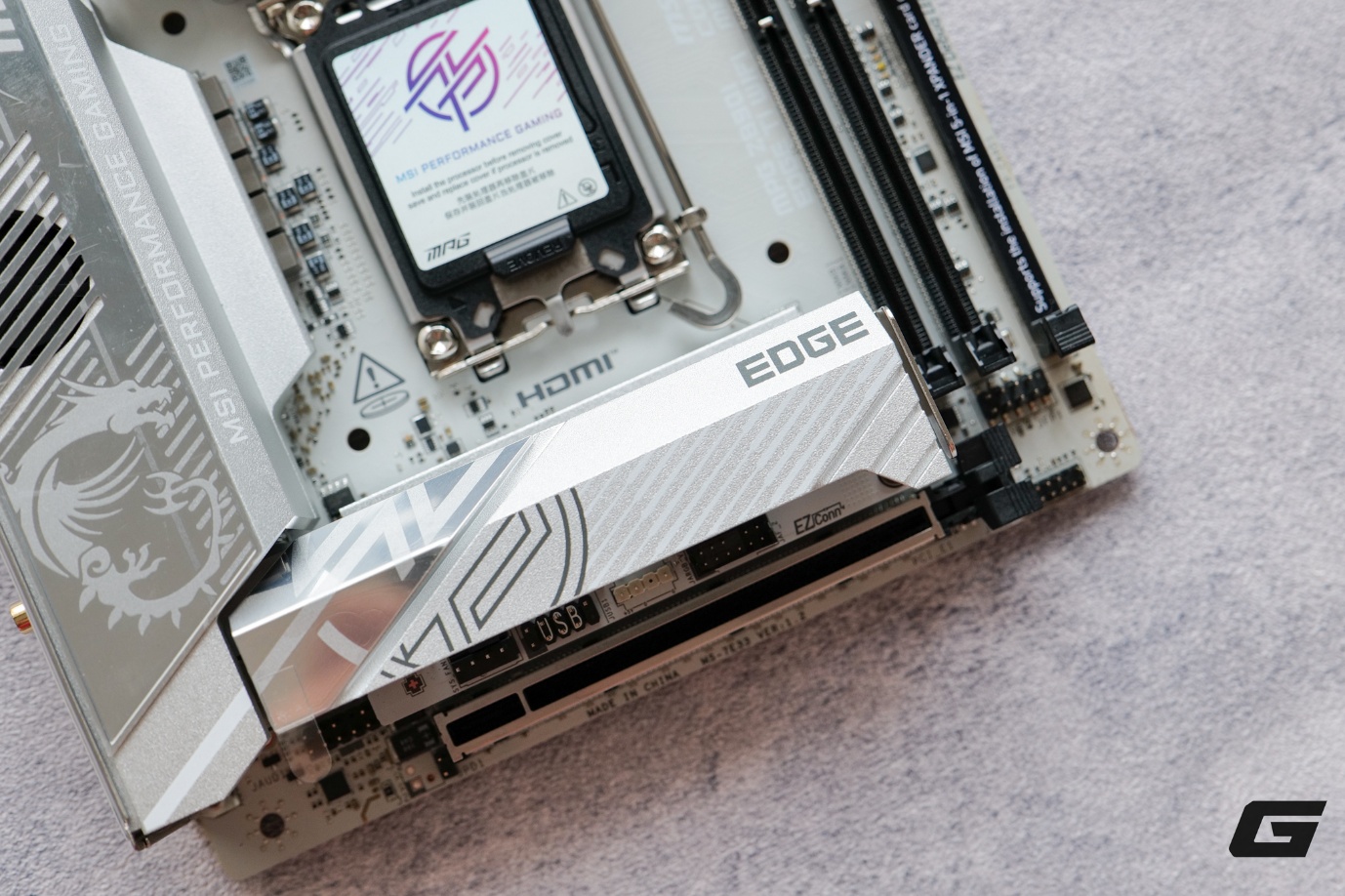 Mở hộp MSI MPG Z890I EDGE TI WIFI: Tông trắng cho những cấu hình nhỏ nhắn- Ảnh 10. Mở hộp MSI MPG Z890I EDGE TI WIFI: Tông trắng cho những cấu hình nhỏ nhắn- Ảnh 10.