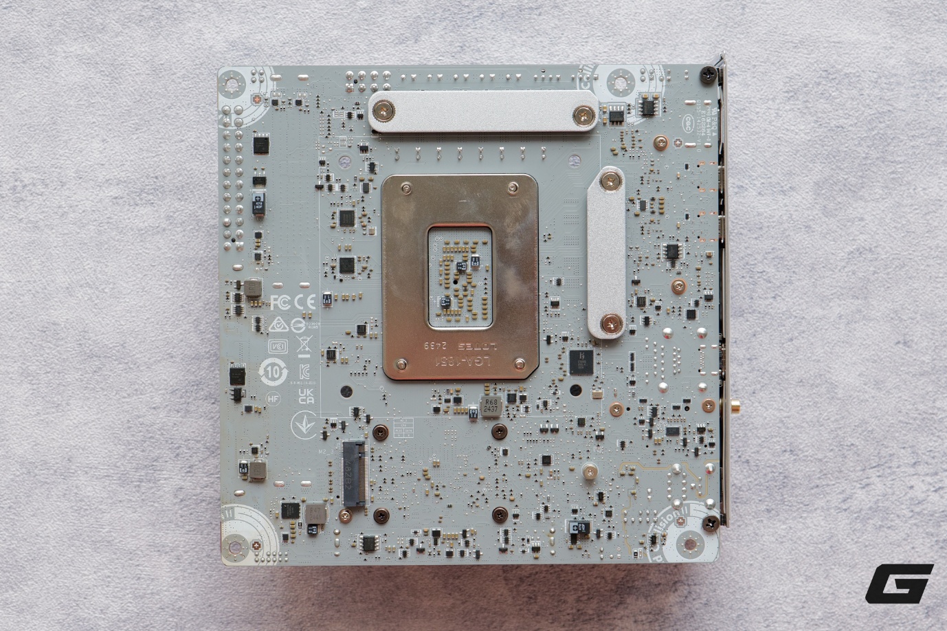 Mở hộp MSI MPG Z890I EDGE TI WIFI: Tông trắng cho những cấu hình nhỏ nhắn- Ảnh 11. Mở hộp MSI MPG Z890I EDGE TI WIFI: Tông trắng cho những cấu hình nhỏ nhắn- Ảnh 11.