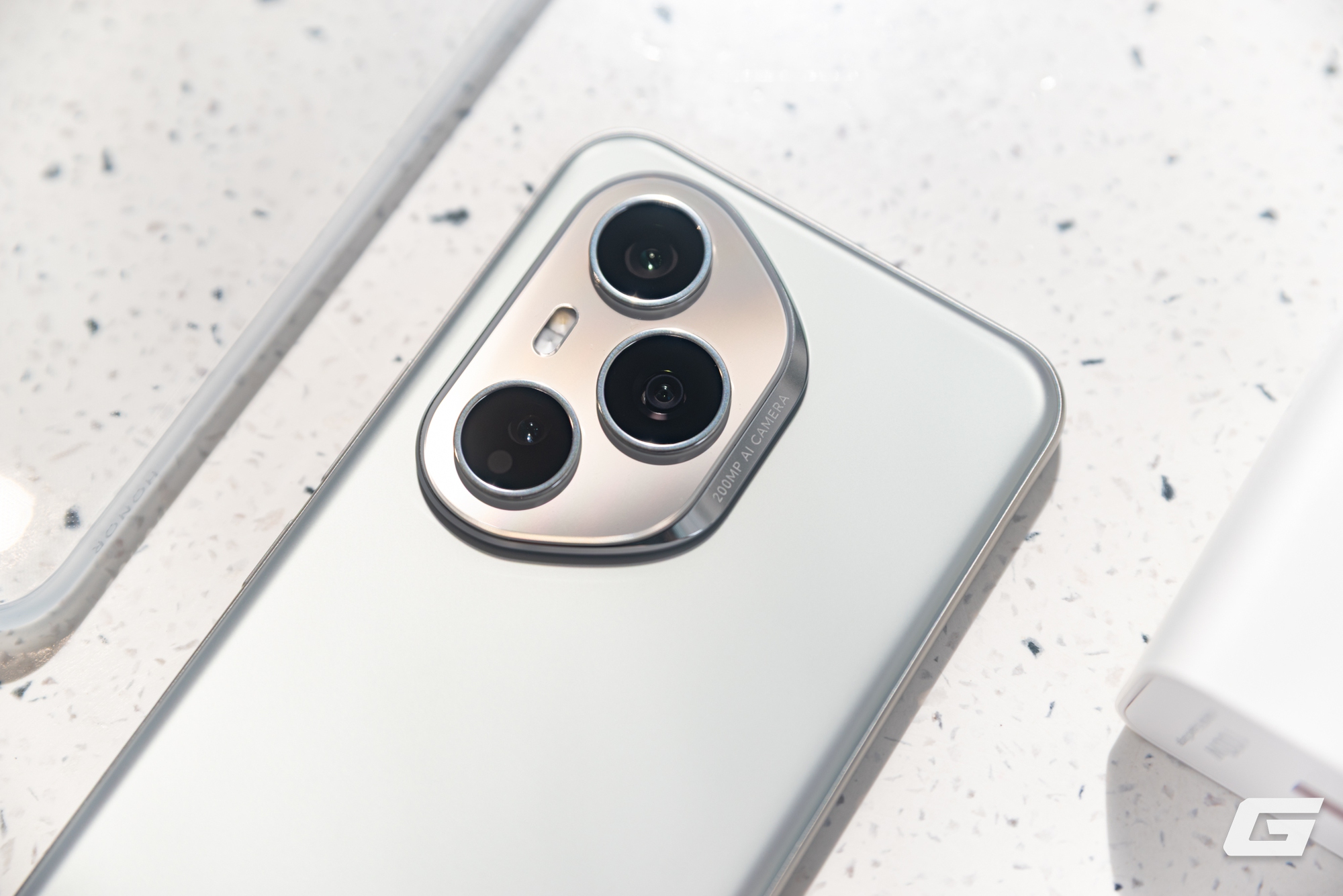 Lần Đầu Tiên: Smartphone Tầm Trung Mà Ai Còn Nhiều Hơn Cả Flagship- Ảnh 8. Lần Đầu Tiên: Smartphone Tầm Trung Mà Ai Còn Nhiều Hơn Cả Flagship- Ảnh 8.