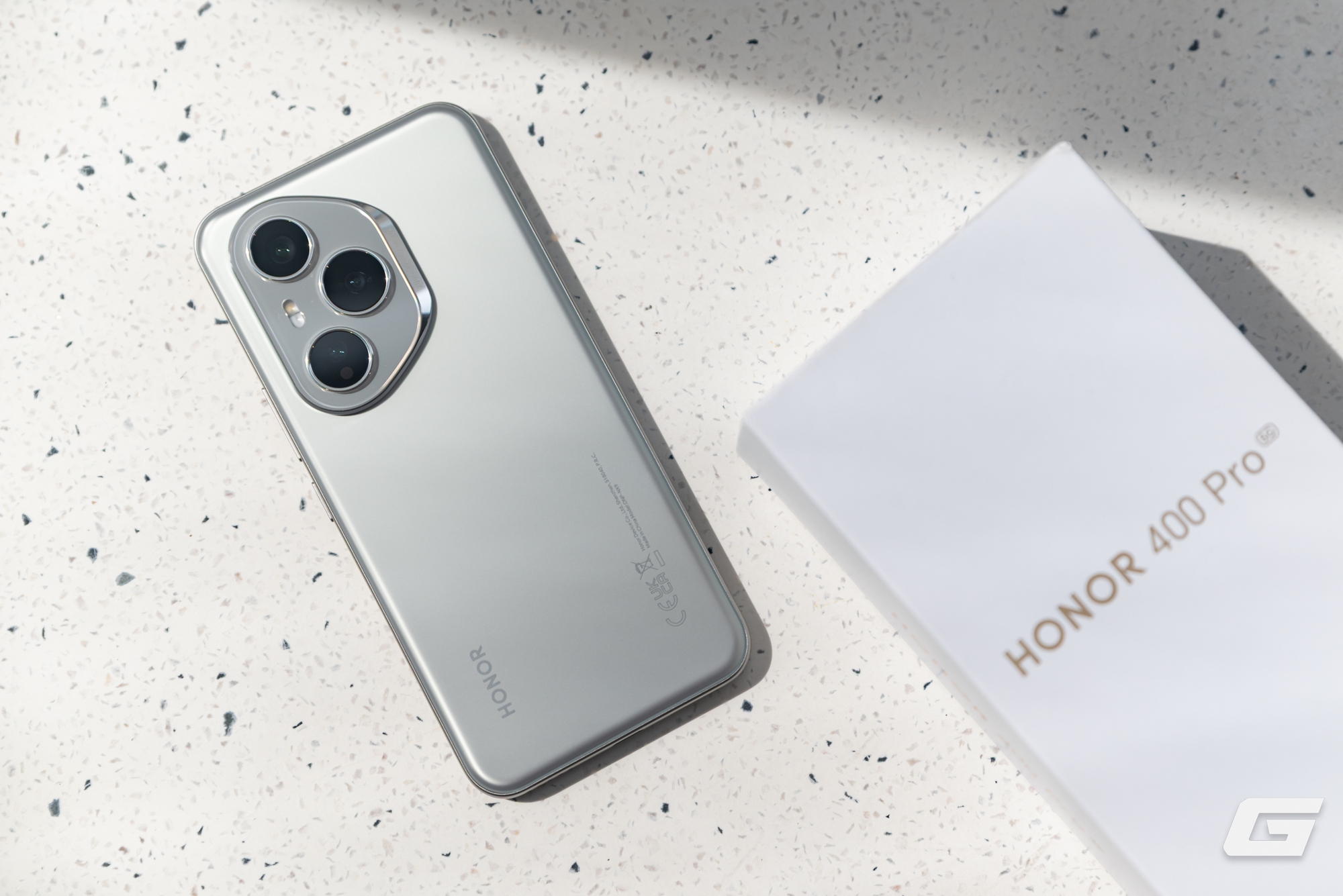 Lần Đầu Tiên: Smartphone Tầm Trung Mà Ai Còn Nhiều Hơn Cả Flagship- Ảnh 6. Lần Đầu Tiên: Smartphone Tầm Trung Mà Ai Còn Nhiều Hơn Cả Flagship- Ảnh 6.