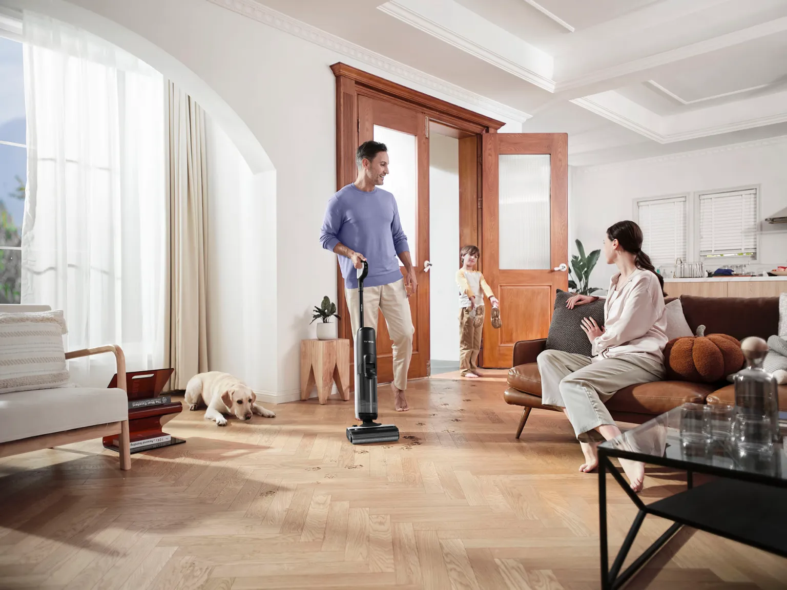 Mải mê với robot hút bụi, bạn đang bỏ quên một cuộc cách mạng thầm lặng: Máy lau nhà cầm tay- Ảnh 2. Mải mê với robot hút bụi, bạn đang bỏ quên một cuộc cách mạng thầm lặng: Máy lau nhà cầm tay- Ảnh 2.