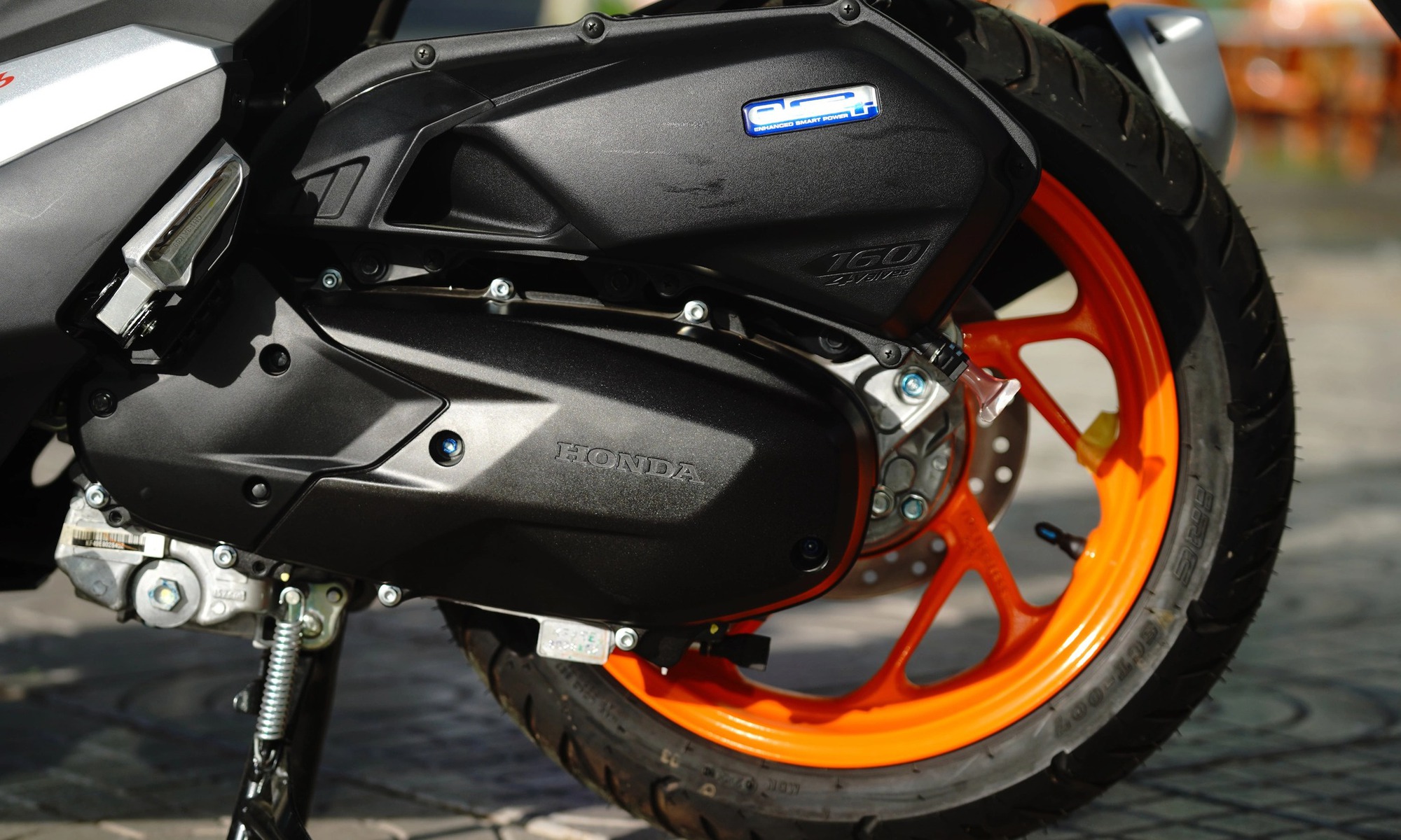 Honda Vario 160 Repsol Edition phiên bản giới hạn vừa ra mắt tại Việt Nam, giá hơn 80 triệu đồng?- Ảnh 4. Honda Vario 160 Repsol Edition phiên bản giới hạn vừa ra mắt tại Việt Nam, giá hơn 80 triệu đồng?- Ảnh 4.