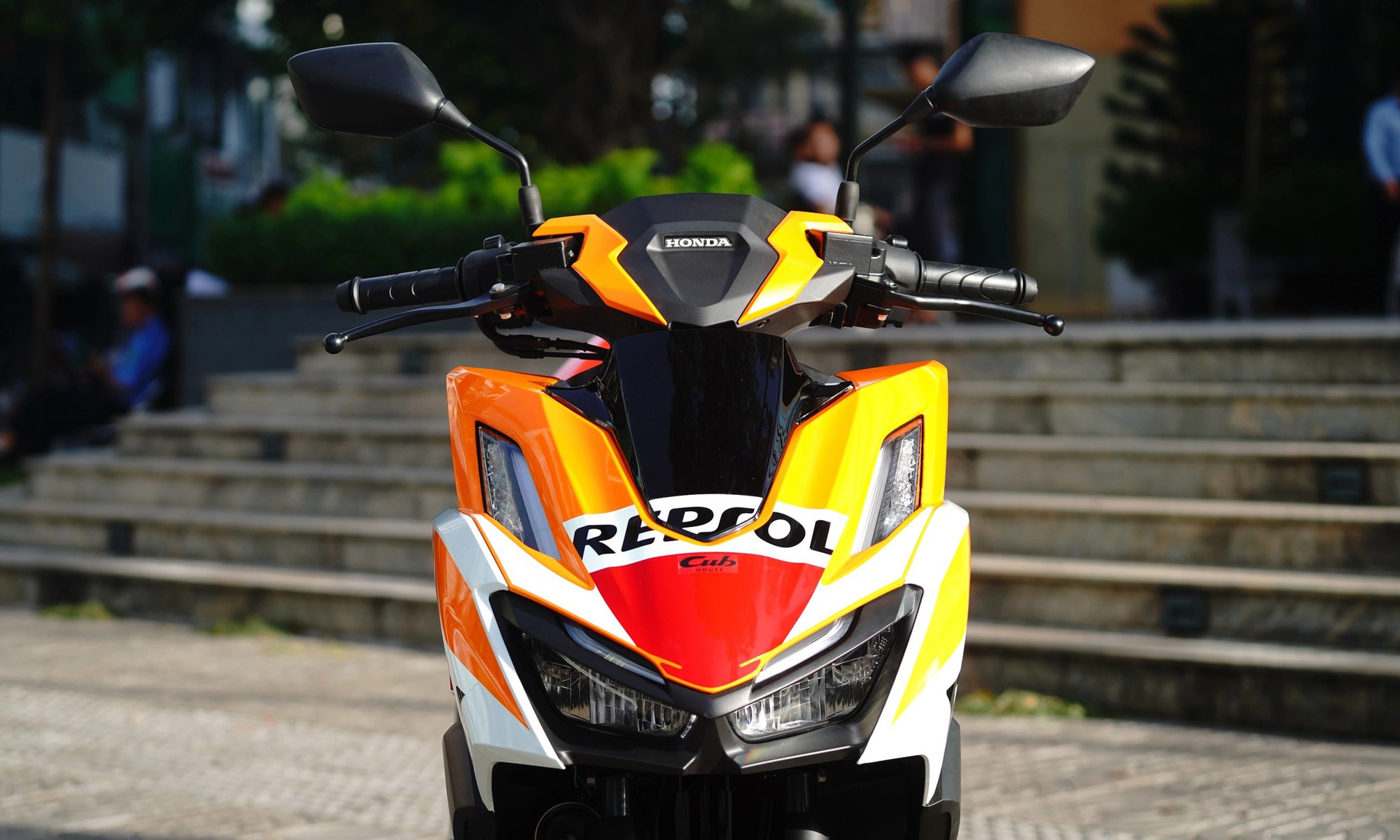 Honda Vario 160 Repsol Edition phiên bản giới hạn vừa ra mắt tại Việt Nam, giá hơn 80 triệu đồng?- Ảnh 3. Honda Vario 160 Repsol Edition phiên bản giới hạn vừa ra mắt tại Việt Nam, giá hơn 80 triệu đồng?- Ảnh 3.