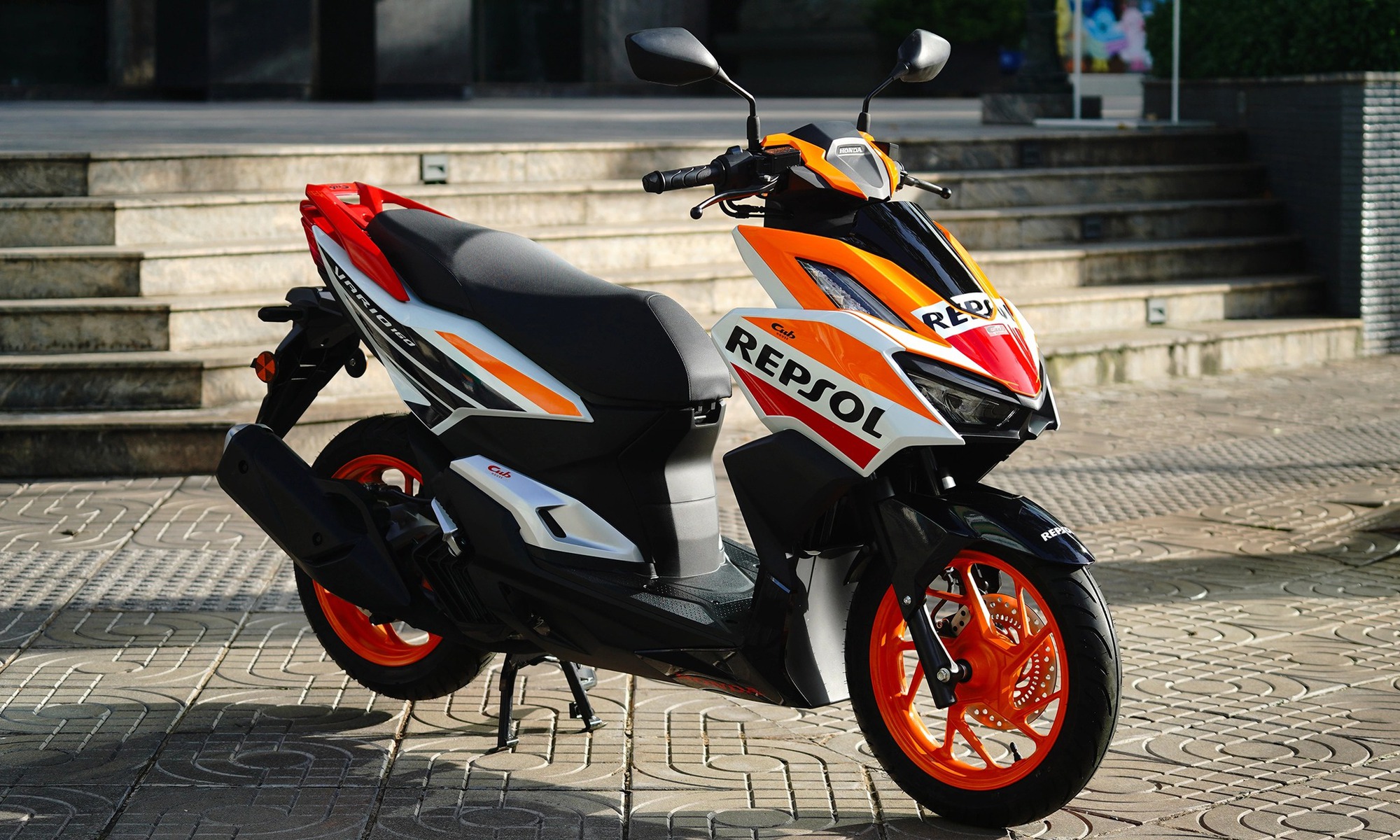 Honda Vario 160 Repsol Edition phiên bản giới hạn vừa ra mắt tại Việt Nam, giá hơn 80 triệu đồng?- Ảnh 1. Honda Vario 160 Repsol Edition phiên bản giới hạn vừa ra mắt tại Việt Nam, giá hơn 80 triệu đồng?- Ảnh 1.