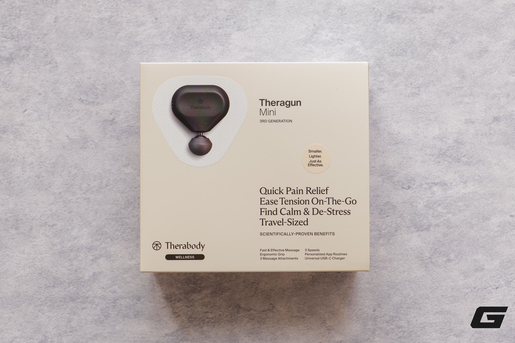 Theragun Mini Gen 3: "Đấm" đủ mạnh, thiết kế siêu nhỏ gọn, tiện lợi để mang theo- Ảnh 2. Theragun Mini Gen 3: "Đấm" đủ mạnh, thiết kế siêu nhỏ gọn, tiện lợi để mang theo- Ảnh 2.