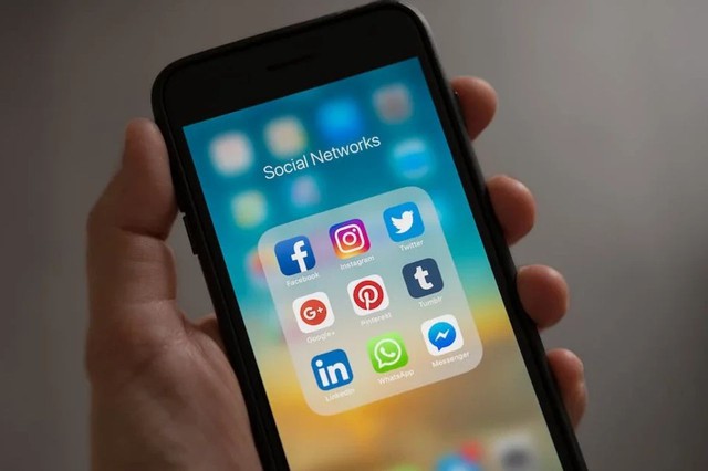 Một tính năng Lotus Chat cung cấp miễn phí dù app chat khác "tính tiền": Lúc cần gấp mới thấy quan trọng- Ảnh 4. Một tính năng Lotus Chat cung cấp miễn phí dù app chat khác "tính tiền": Lúc cần gấp mới thấy quan trọng- Ảnh 4.