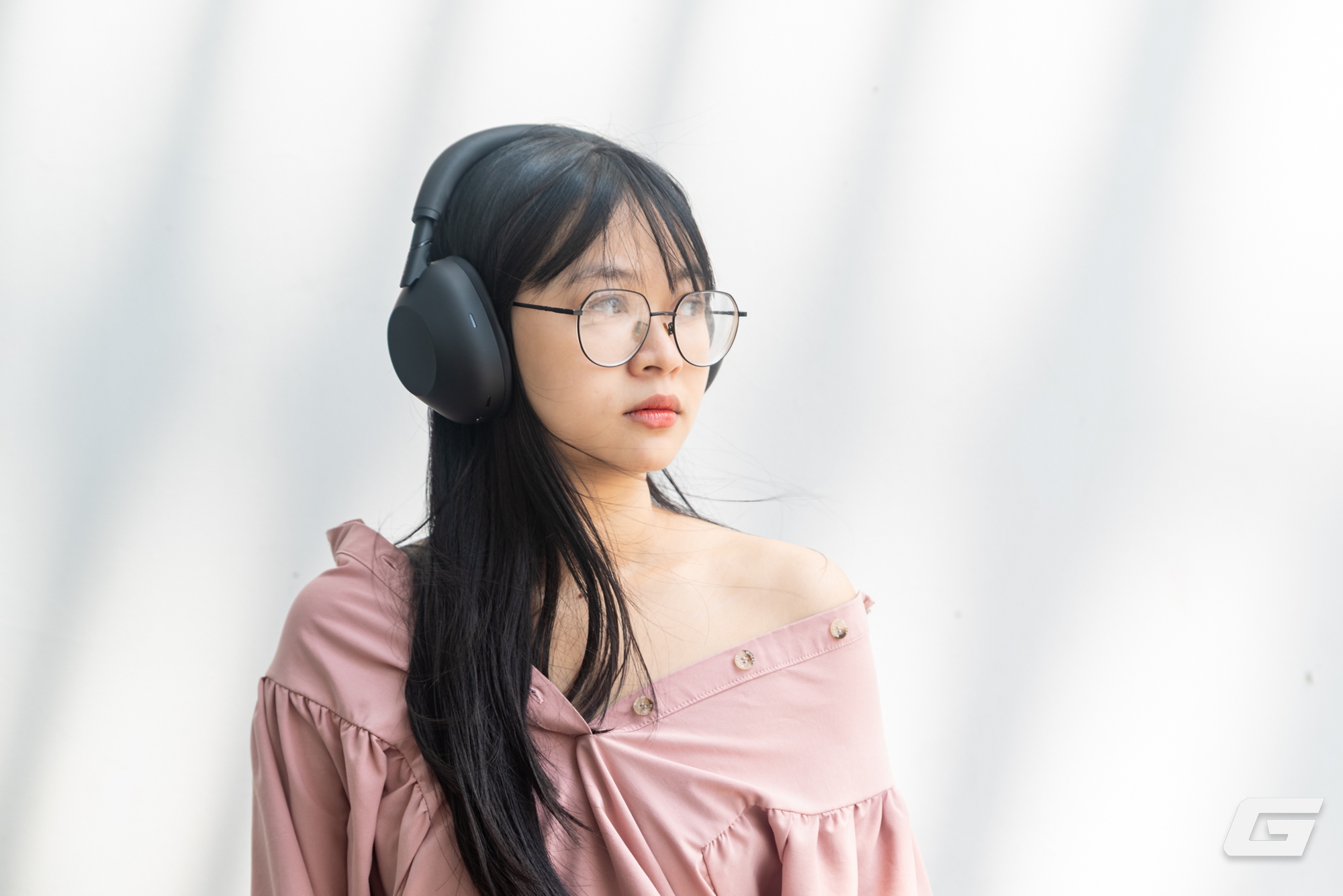 Trải nghiệm nhanh Sony WH-1000XM6: Chống ồn đỉnh, chất âm hay, đeo “sướng” tai nhưng vẫn có điểm cần chú ý- Ảnh 17. Trải nghiệm nhanh Sony WH-1000XM6: Chống ồn đỉnh, chất âm hay, đeo “sướng” tai nhưng vẫn có điểm cần chú ý- Ảnh 17.