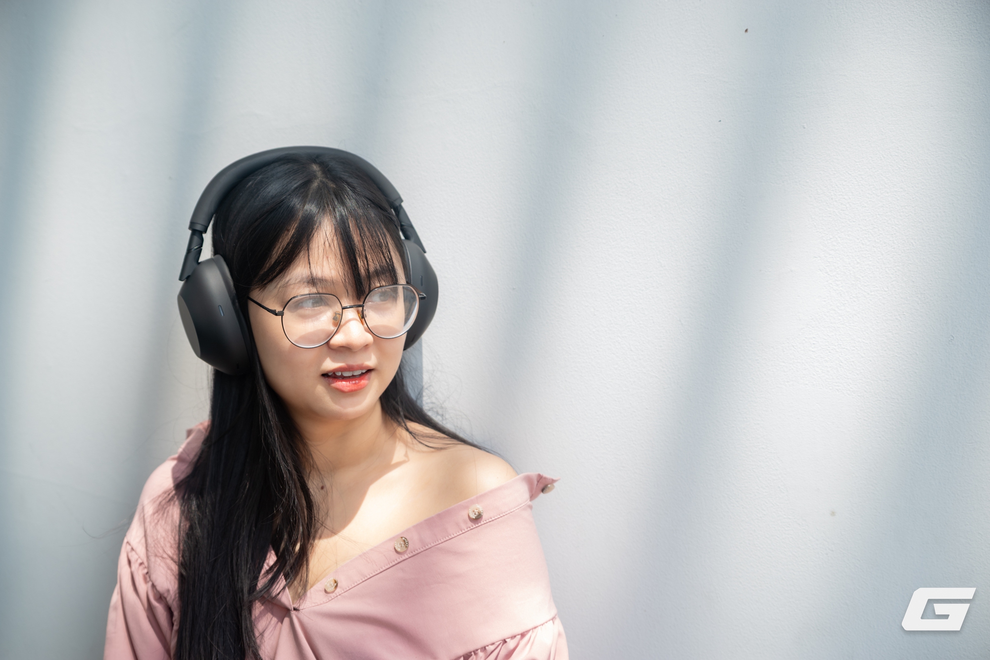 Trải nghiệm nhanh Sony WH-1000XM6: Chống ồn đỉnh, chất âm hay, đeo “sướng” tai nhưng vẫn có điểm cần chú ý- Ảnh 26. Trải nghiệm nhanh Sony WH-1000XM6: Chống ồn đỉnh, chất âm hay, đeo “sướng” tai nhưng vẫn có điểm cần chú ý- Ảnh 26.