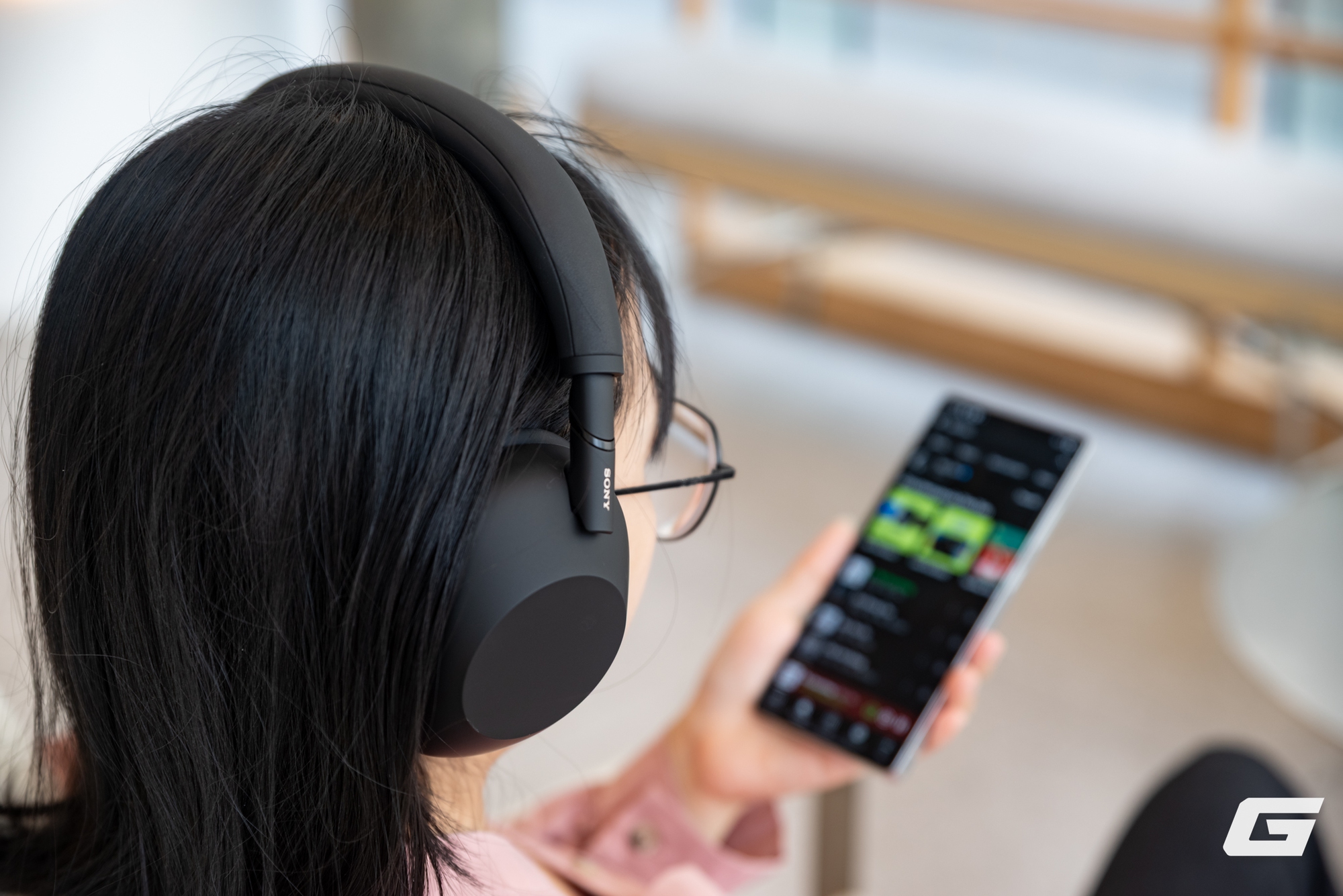 Trải nghiệm nhanh Sony WH-1000XM6: Chống ồn đỉnh, chất âm hay, đeo “sướng” tai nhưng vẫn có điểm cần chú ý- Ảnh 23. Trải nghiệm nhanh Sony WH-1000XM6: Chống ồn đỉnh, chất âm hay, đeo “sướng” tai nhưng vẫn có điểm cần chú ý- Ảnh 23.